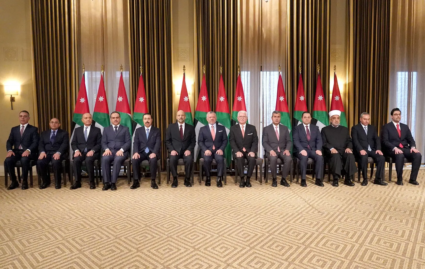 Royal Decree approves reshuffle of PM Razzaz’s Cabinet
