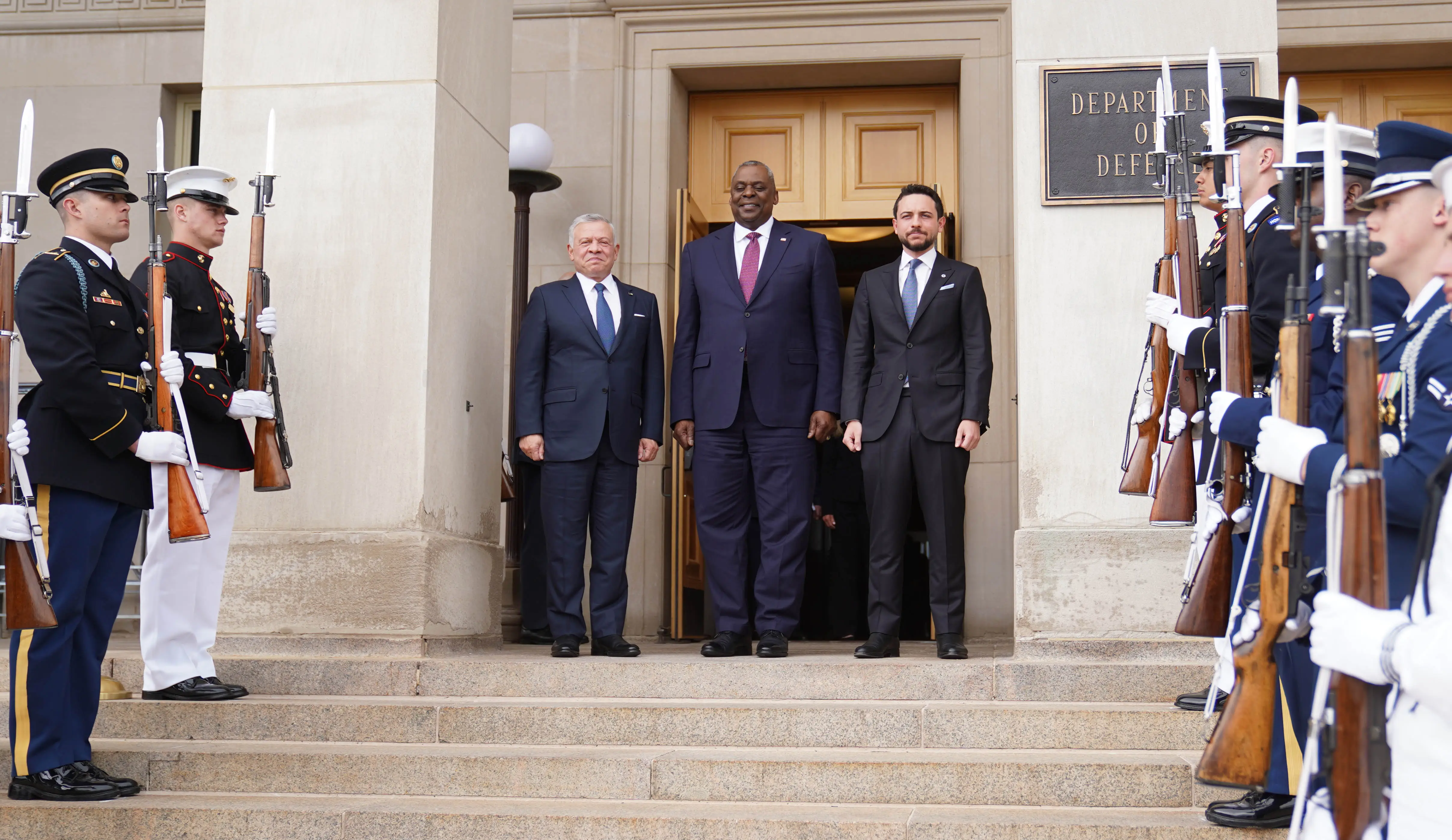 King meets US defence secretary, reaffirms mutual keenness with US on enhancing regional stability