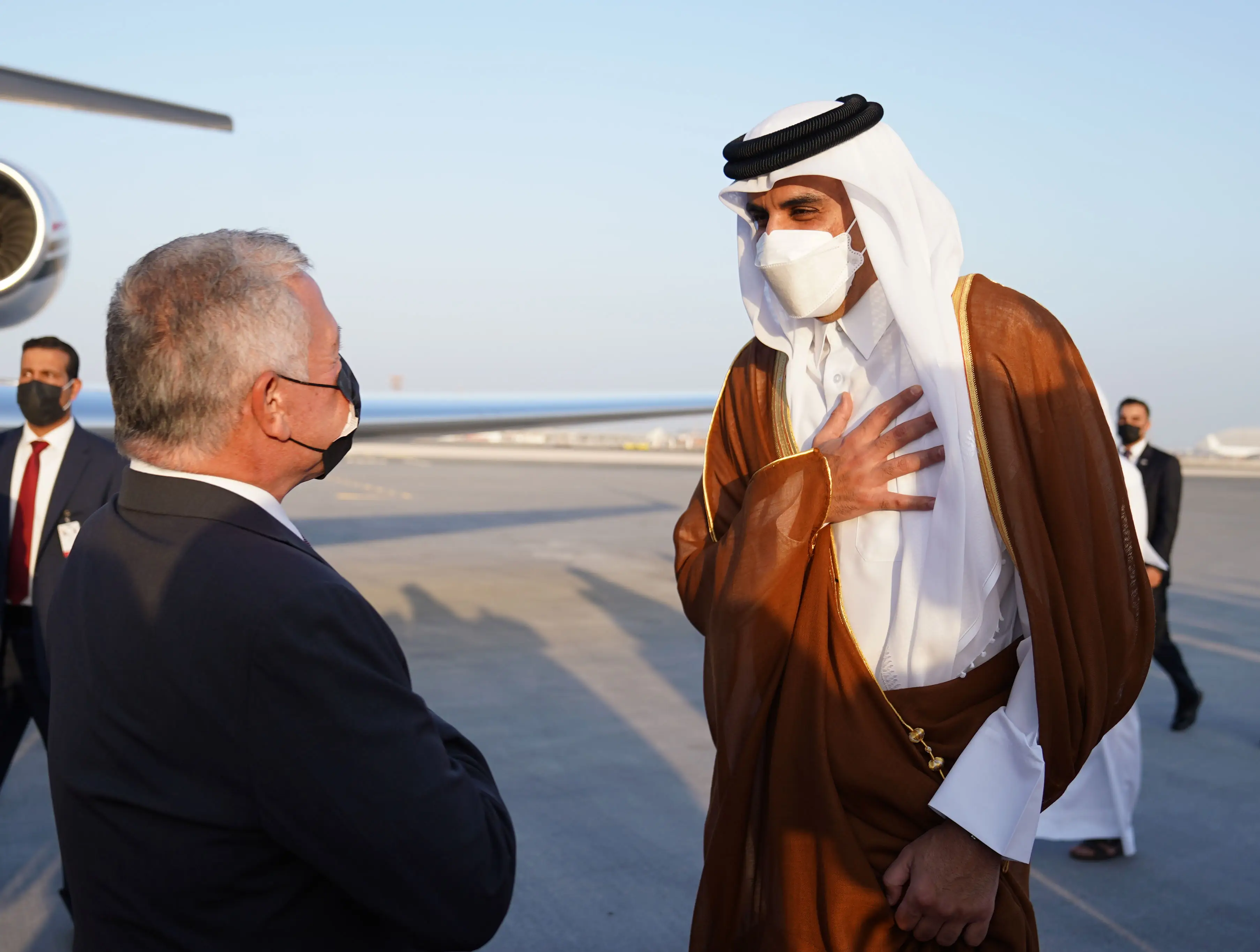 الملك يصل إلى الدوحة