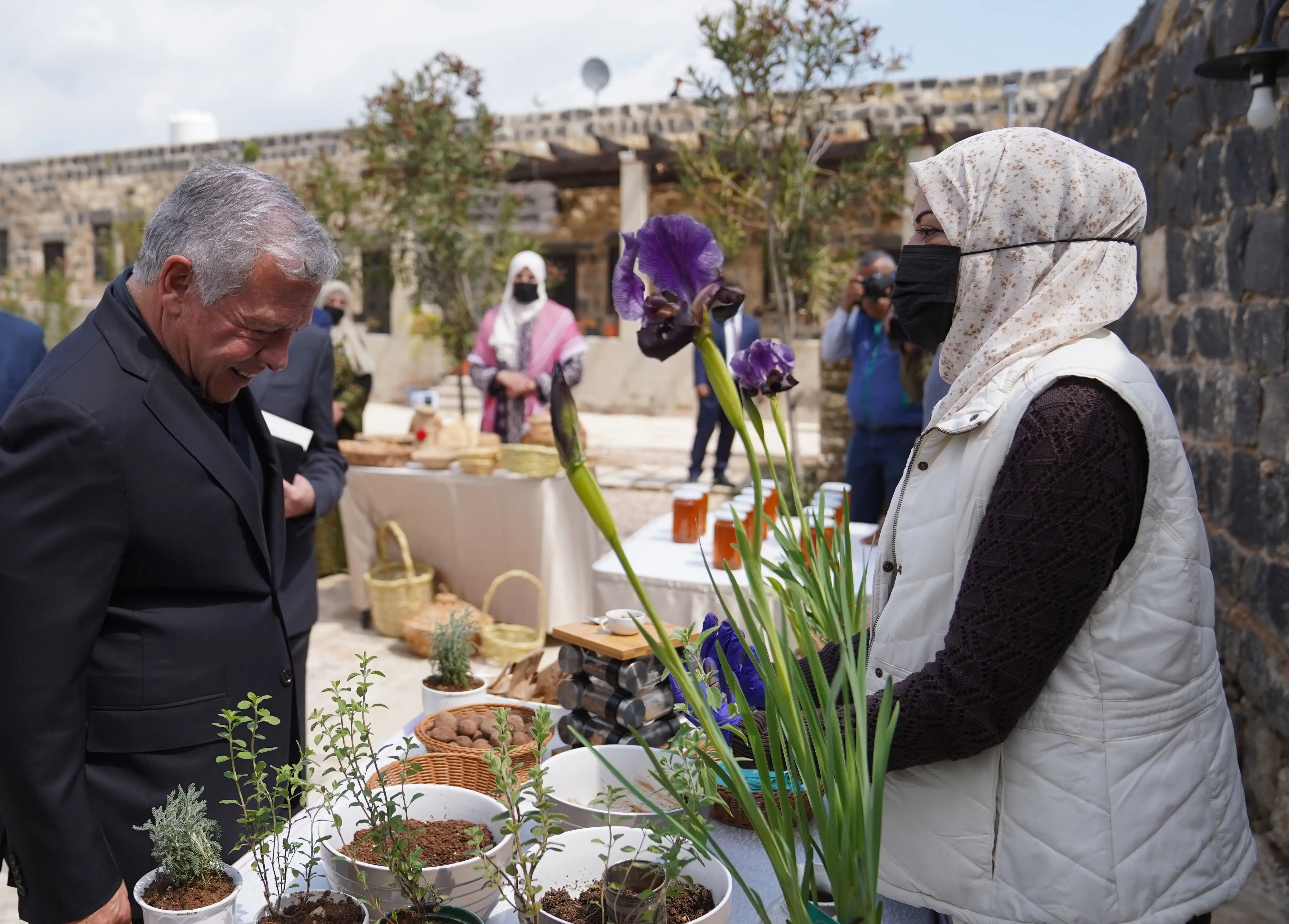 King visits Umm Qais, joins hikers on Jordan Trail