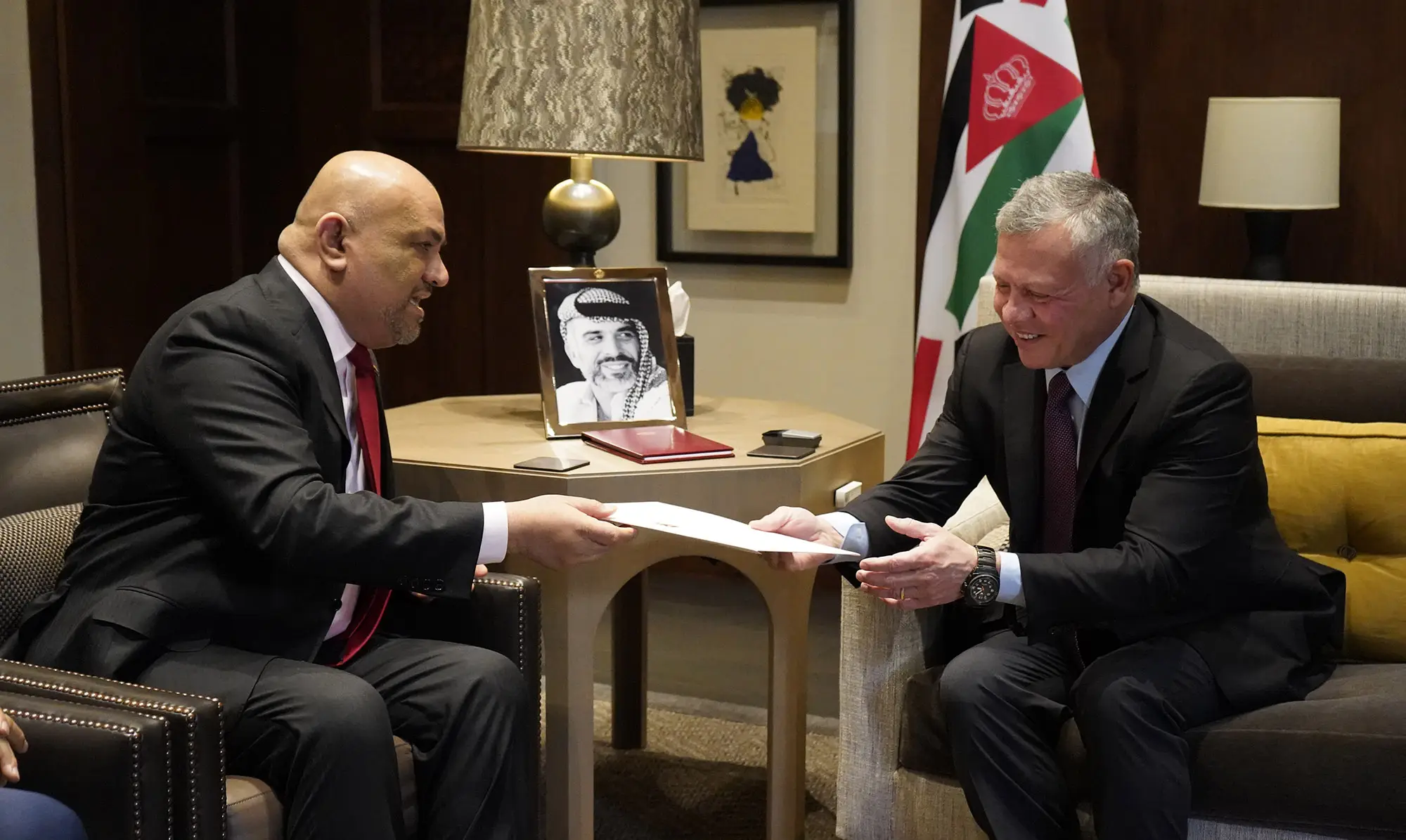 King receives Yemeni FM