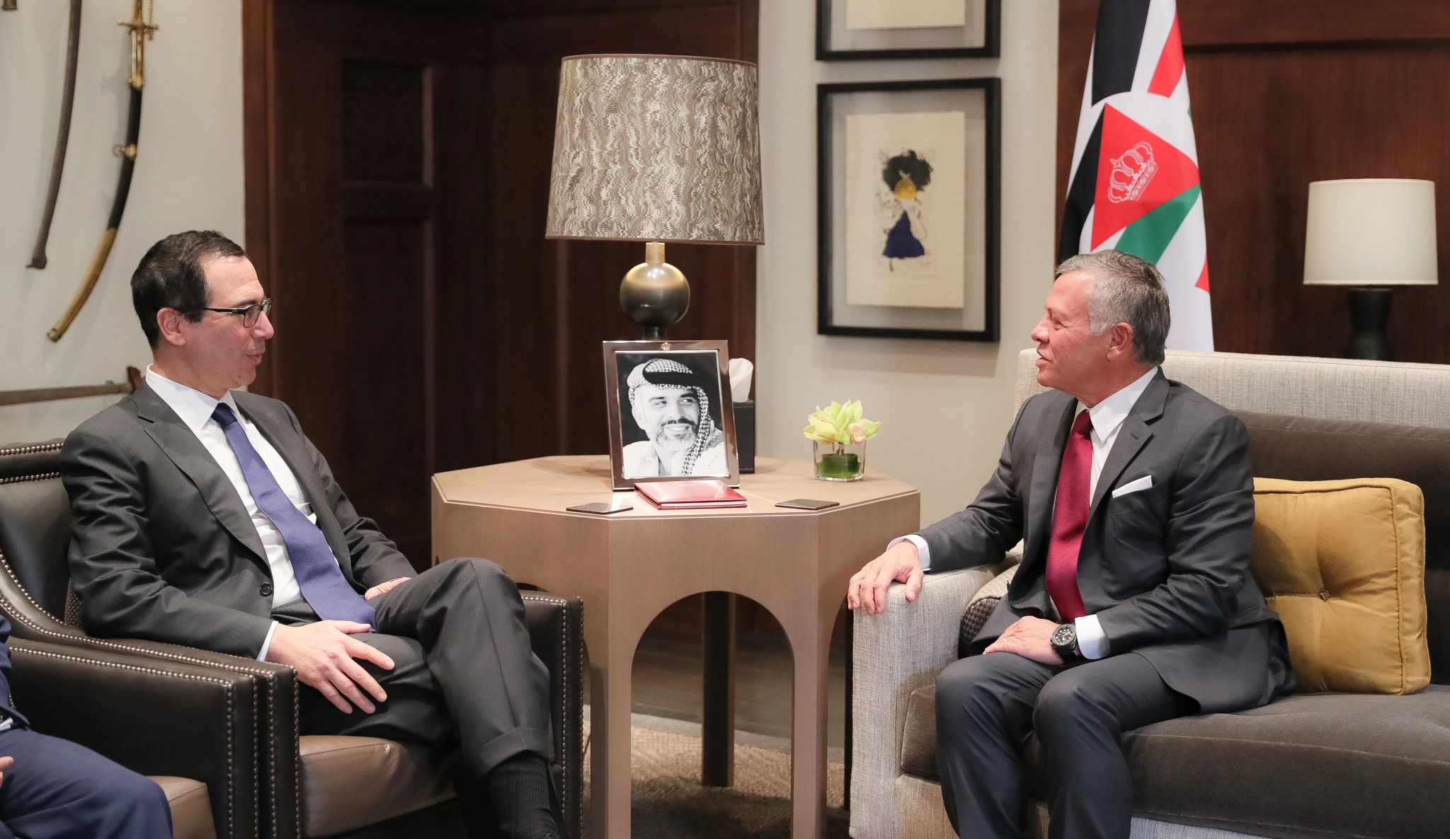 King receives US treasury secretary