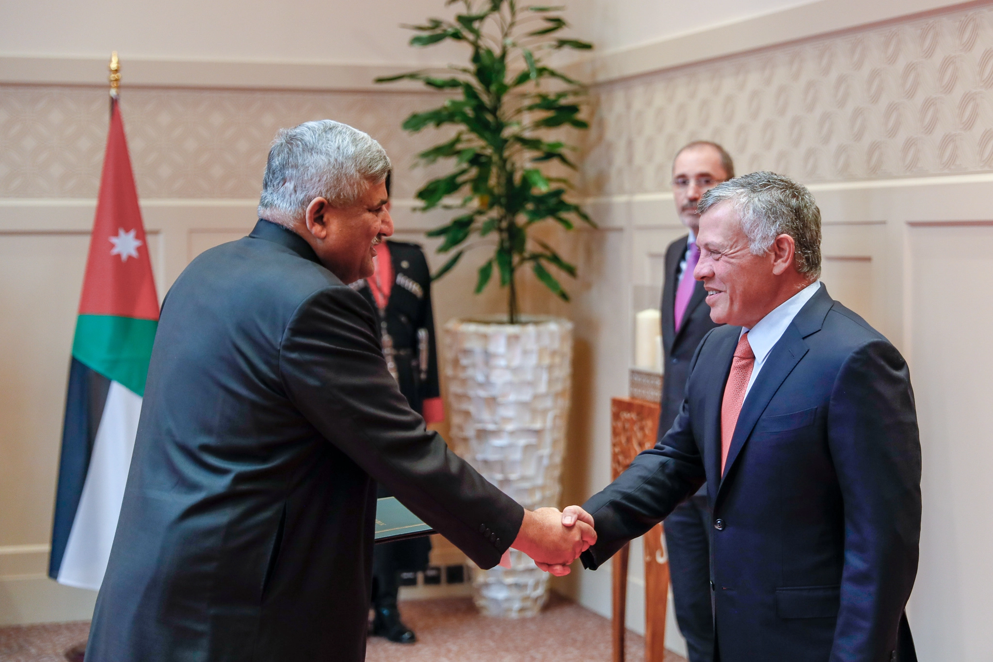 King accepts credentials of Pakistan’s ambassador to Jordan