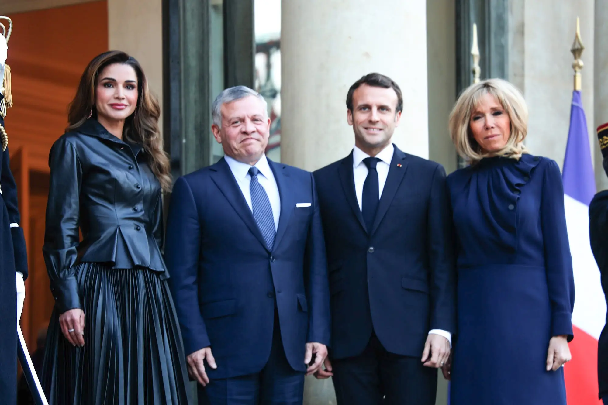 King arrives in Paris
