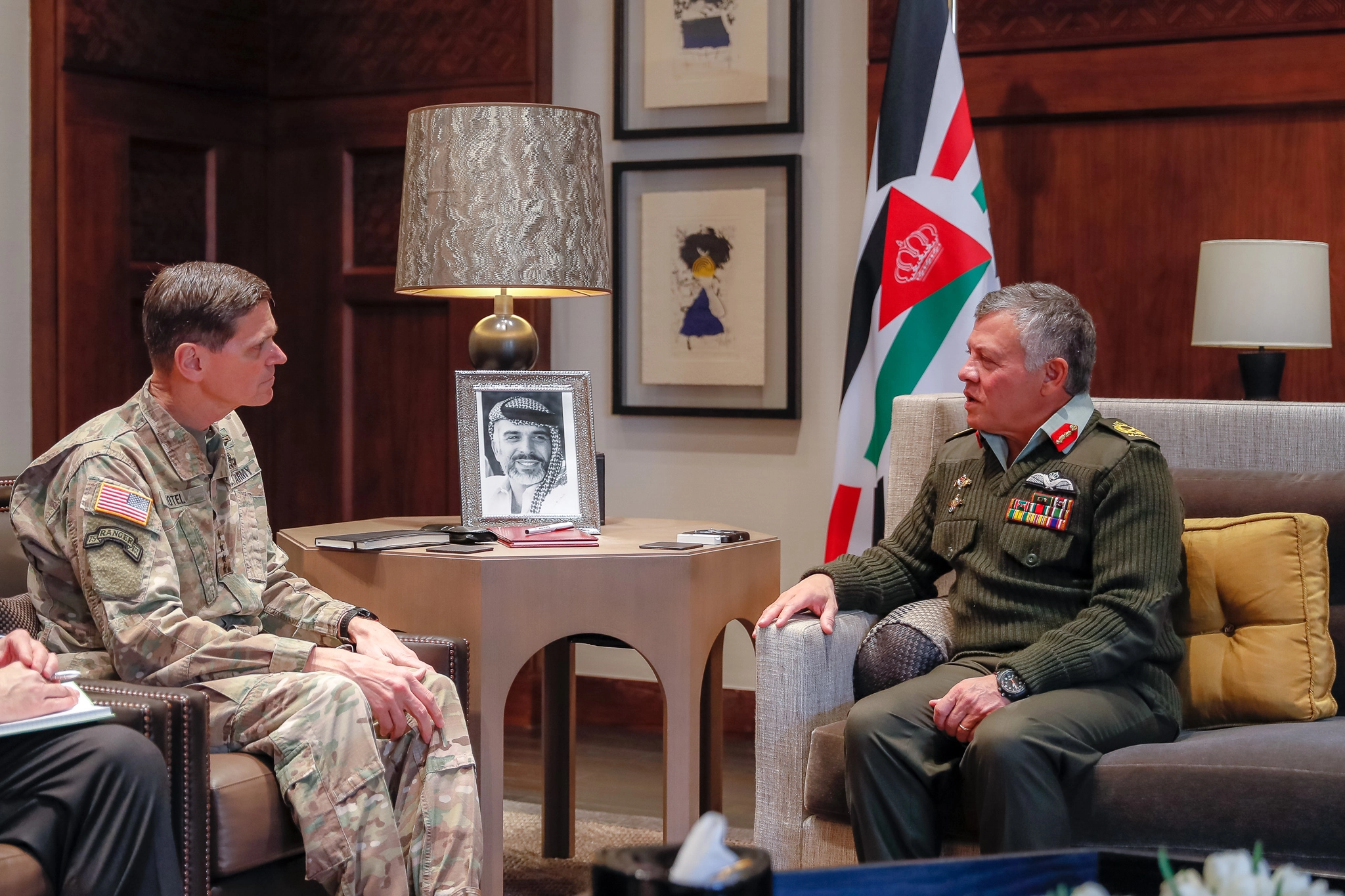 King receives commander of US Central Command