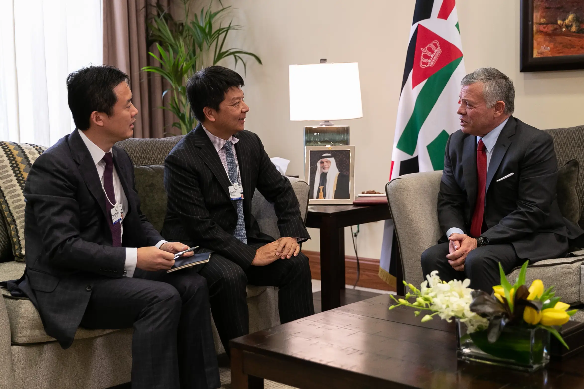 King meets rotating chairman of Huawei Technologies