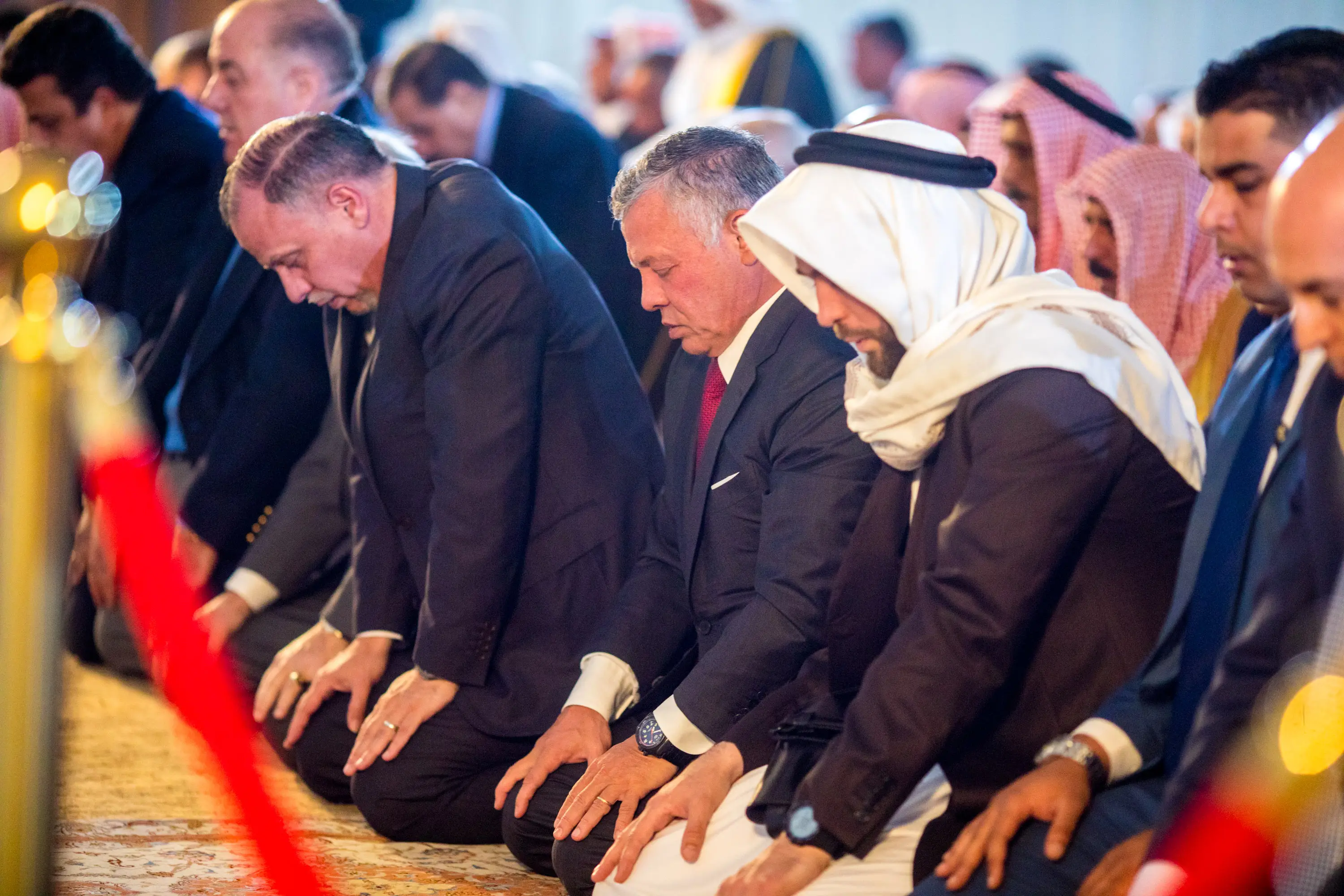 King hosts iftar banquet for dignitaries from northern governorates