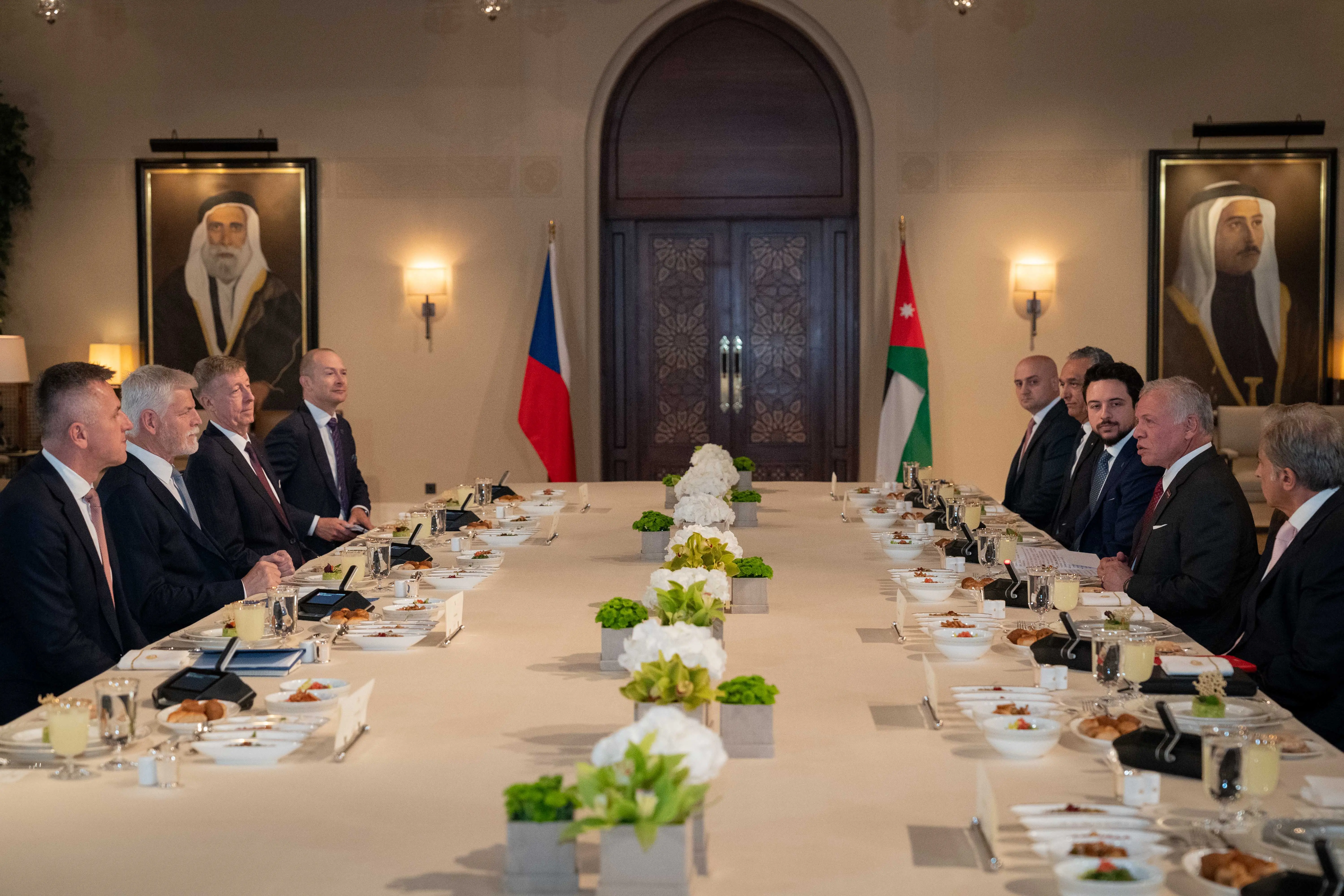 King receives Czech president, says there can be no regional peace without just solution to Palestinian issue
