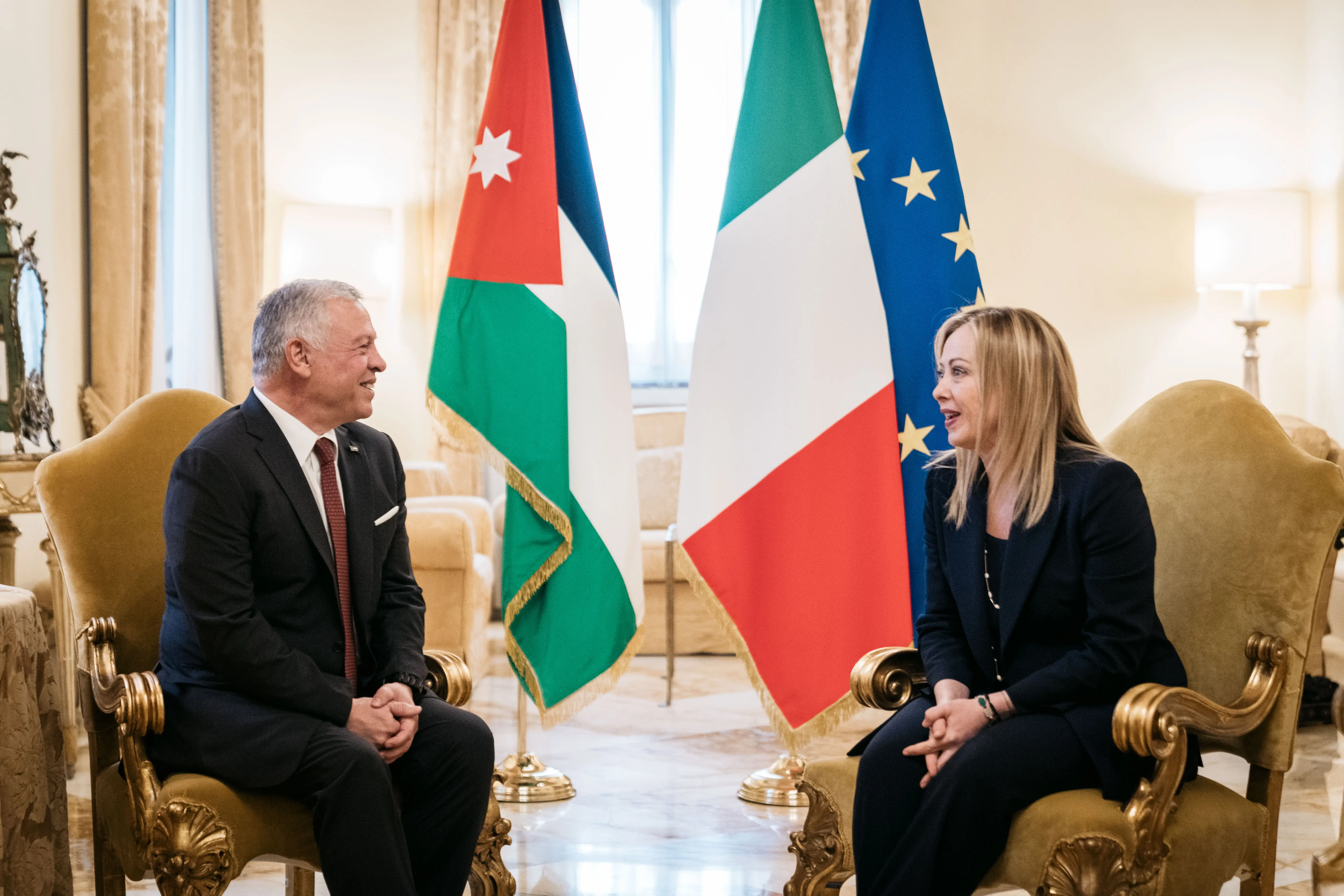 King meets Italy PM, stresses importance of enhancing political, economic cooperation