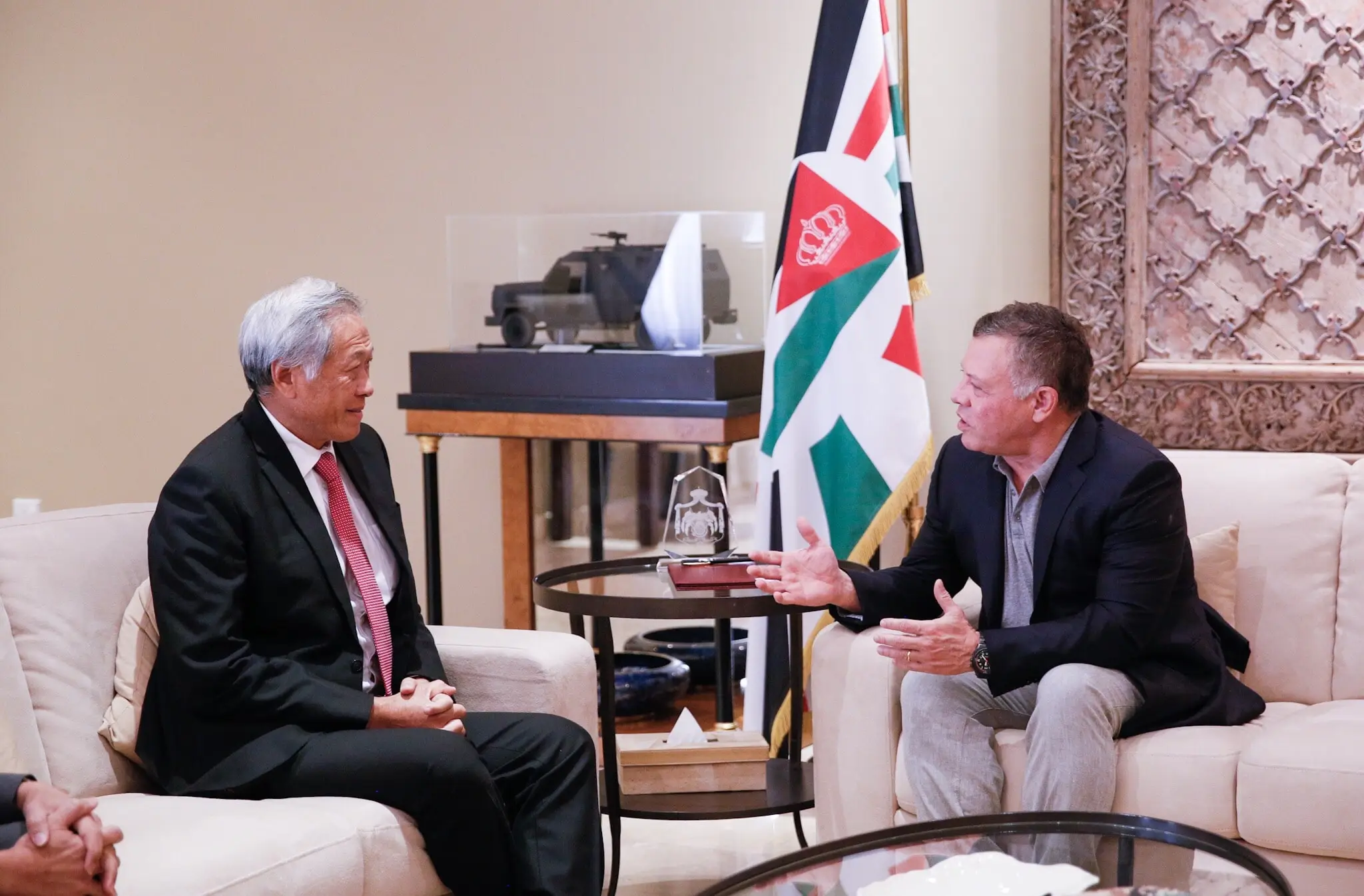 King receives Singapore defence minister