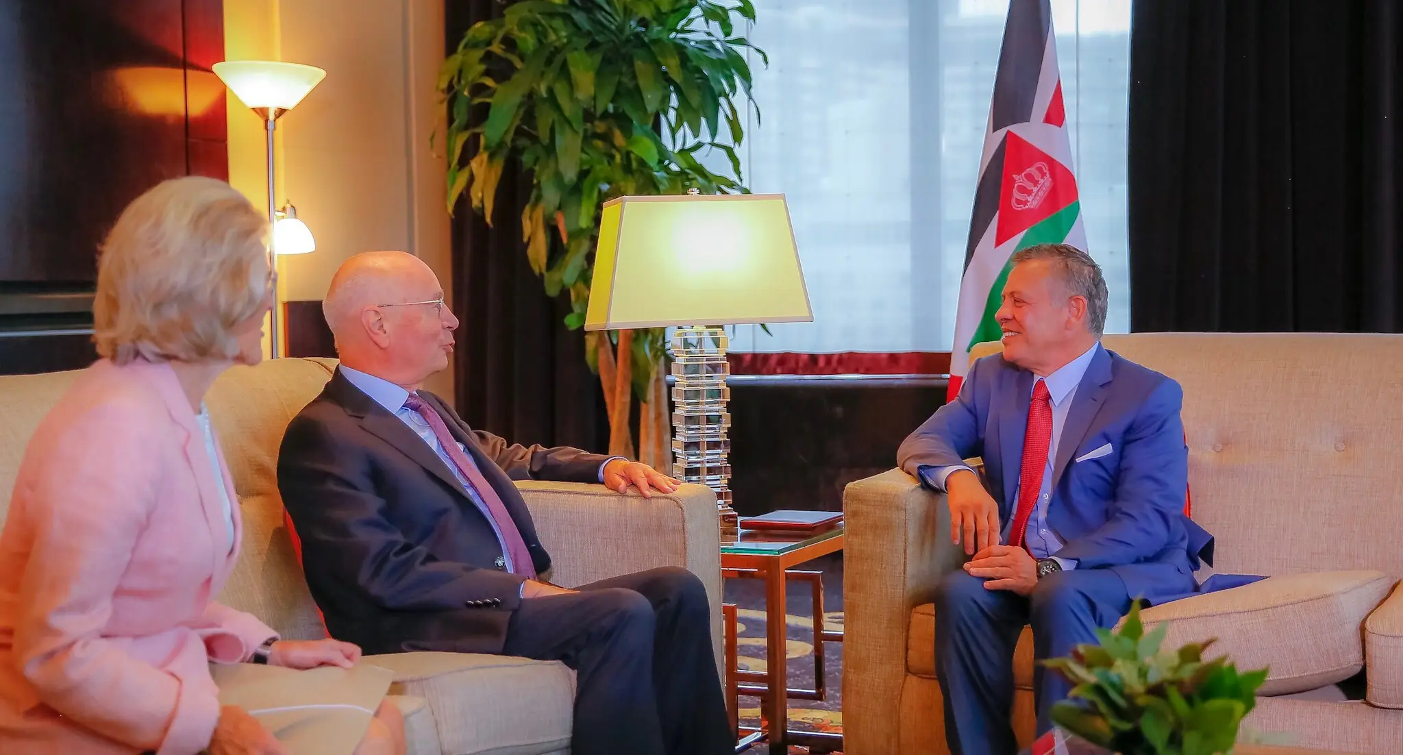 King meets World Economic Forum founder