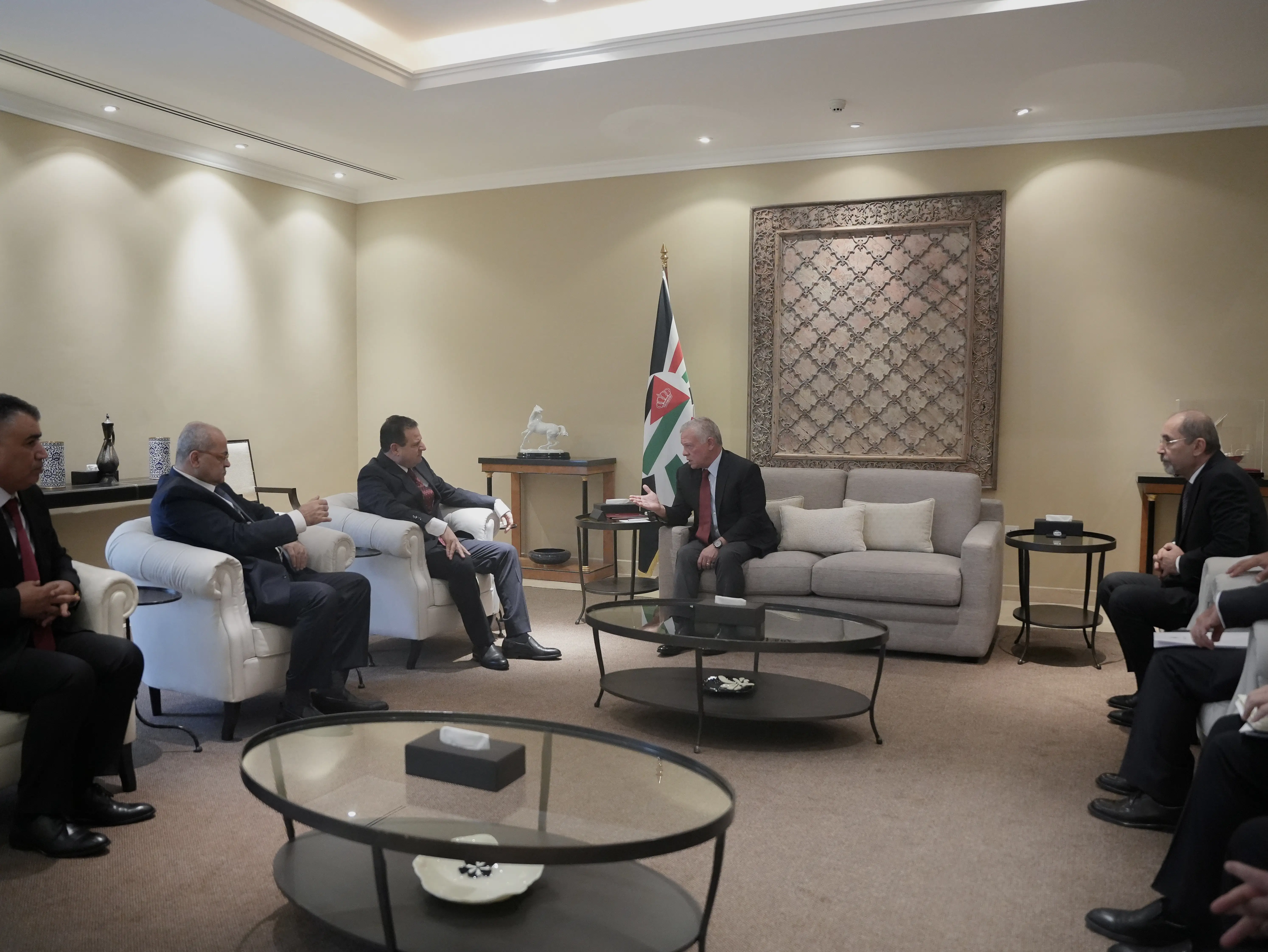 King receives Hadash-Ta
