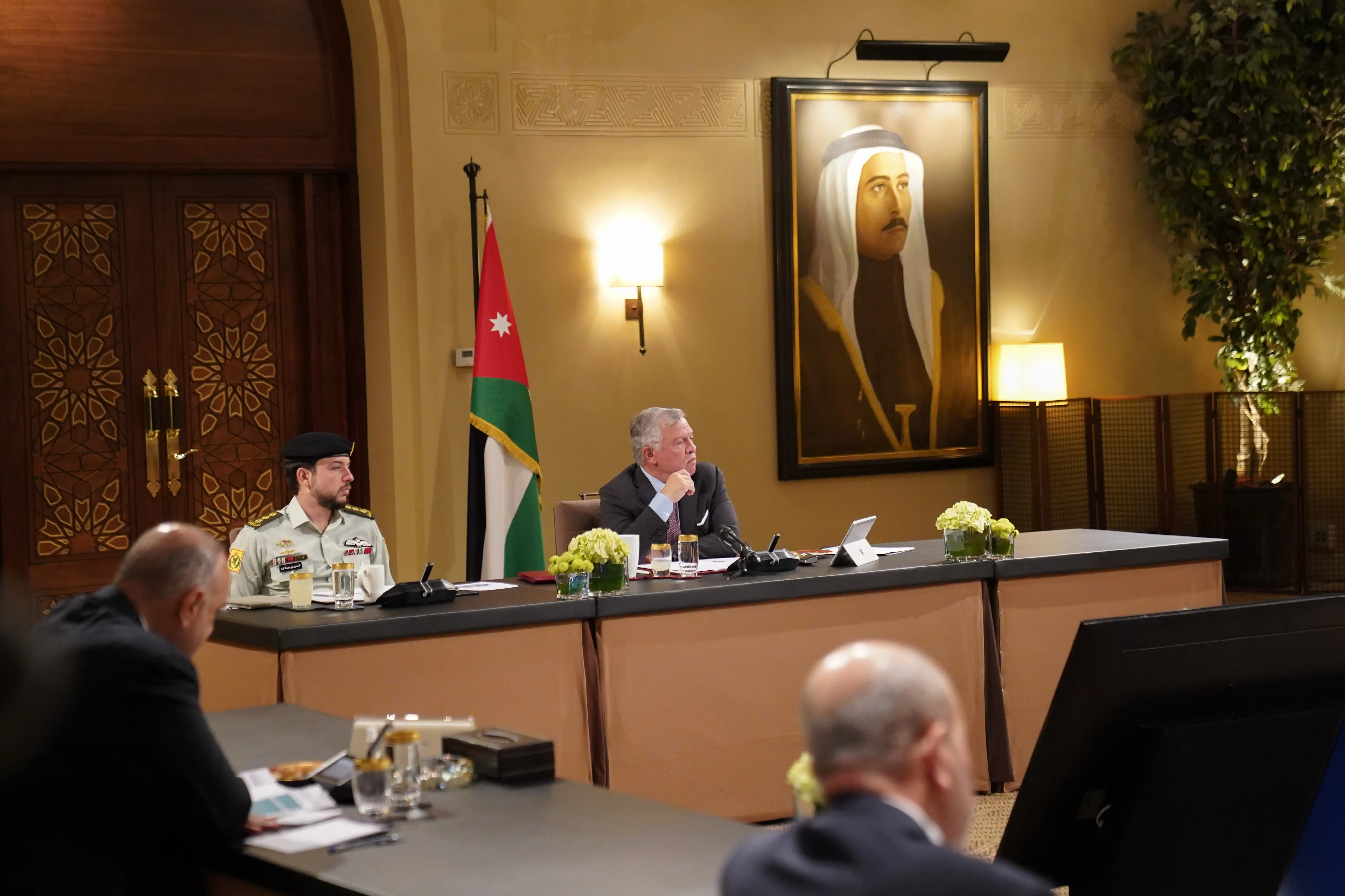 الملك يلتقي ممثلين عن القطاع الدوائي