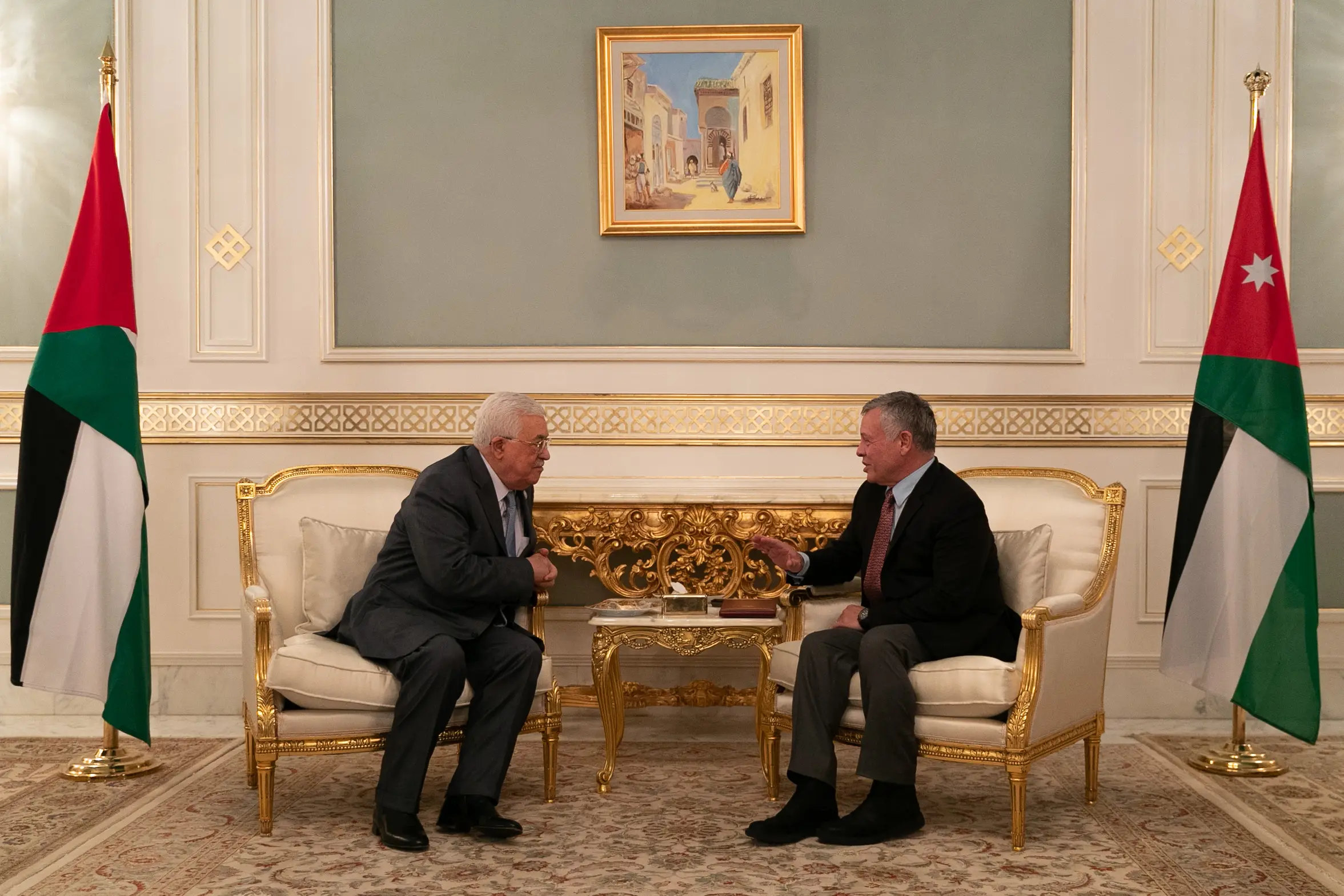 King meets Palestinian president in Tunis, urges support for Palestinians in seeking their legitimate rights