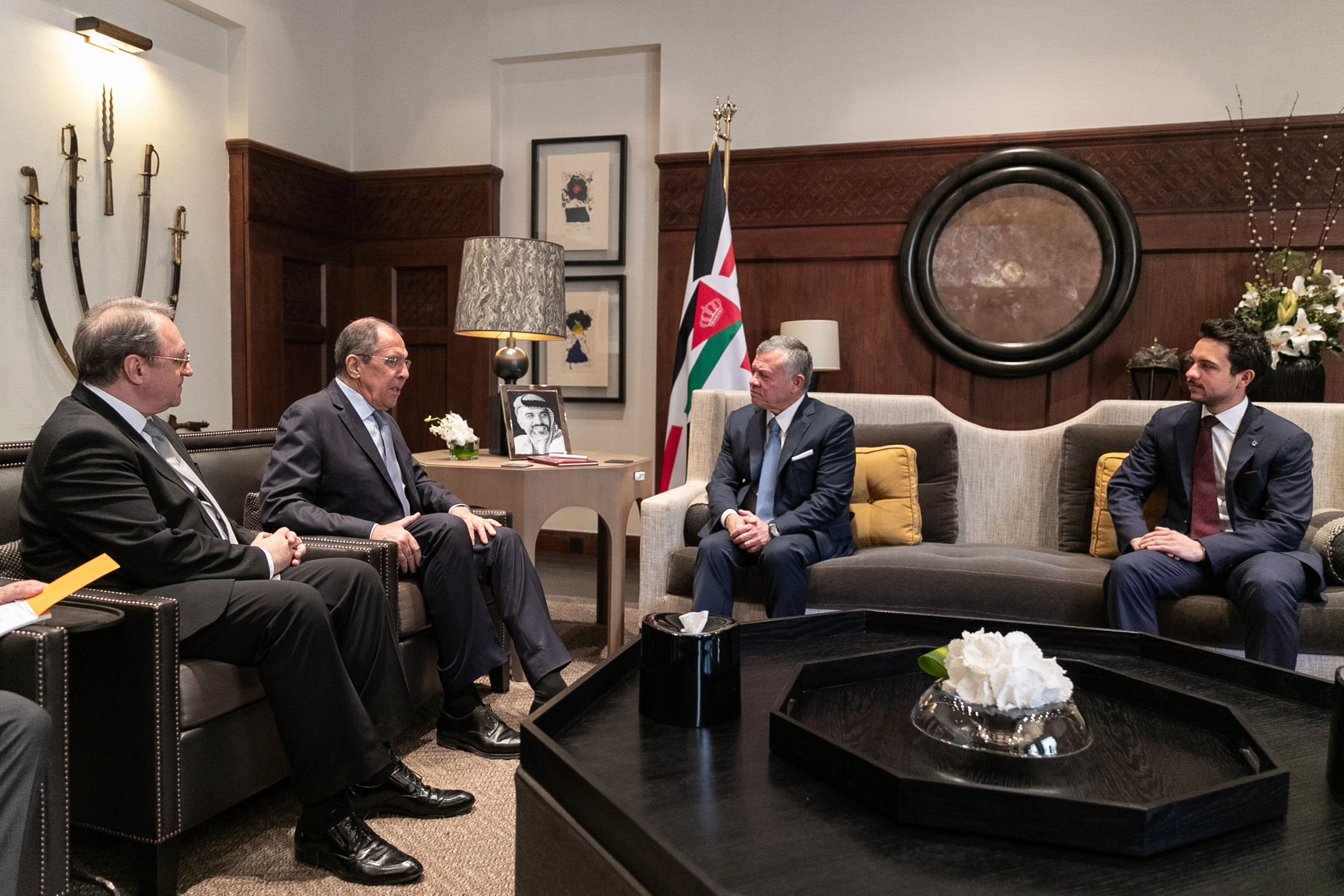 King receives Russian FM