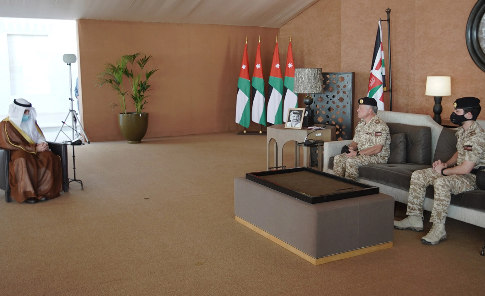 King receives letter from Kuwait emir