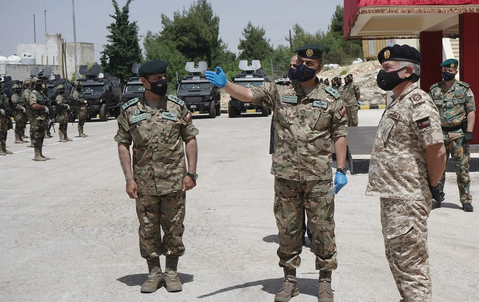 King visits King Hussein bin Ali Brigade command