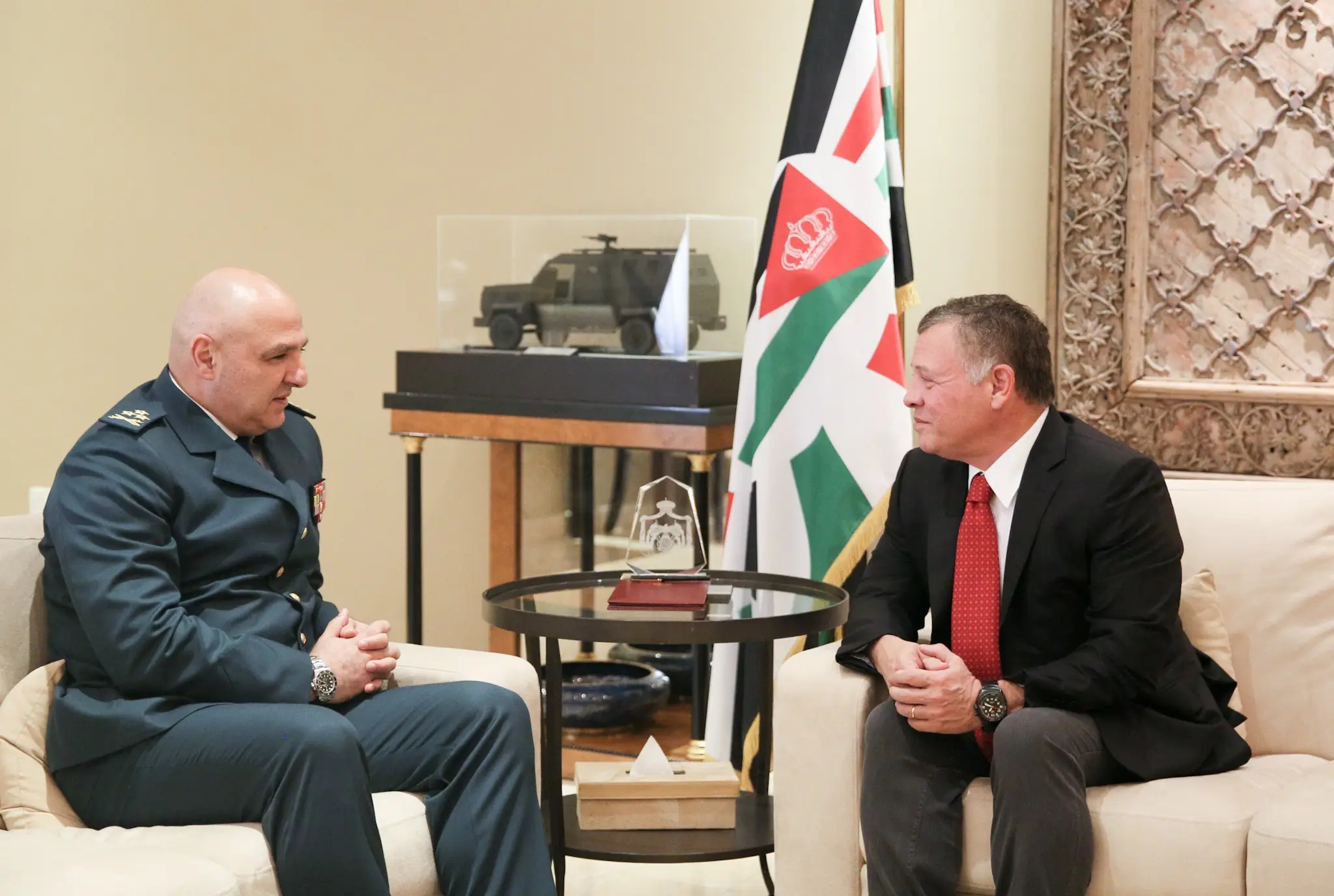 King receives Lebanese army chief