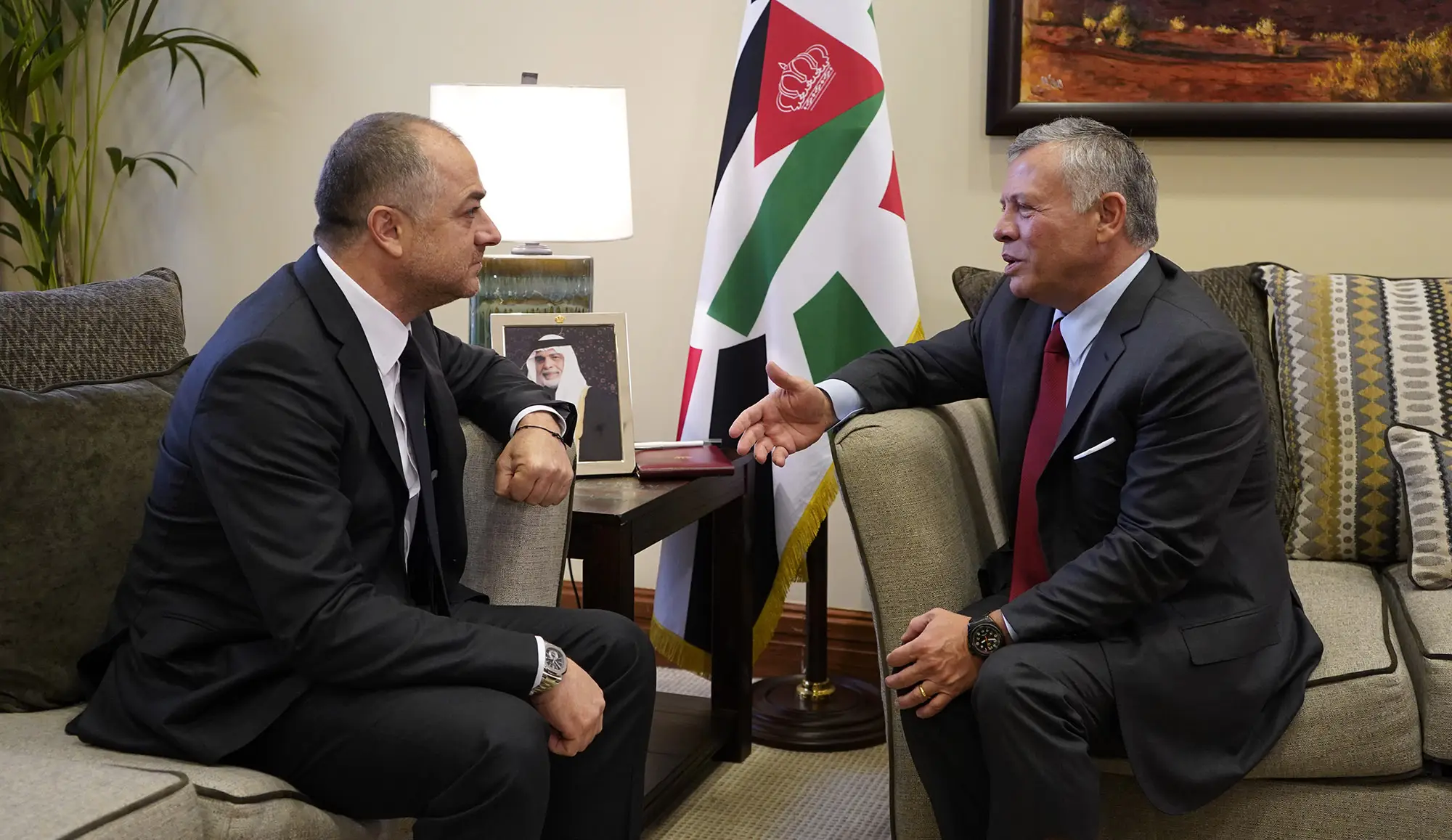 King meets Lebanese minister of national defence