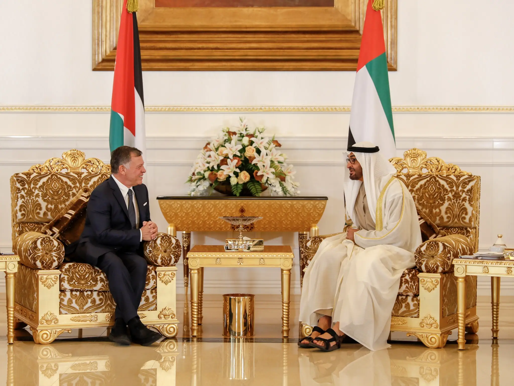King holds talks with Abu Dhabi crown prince