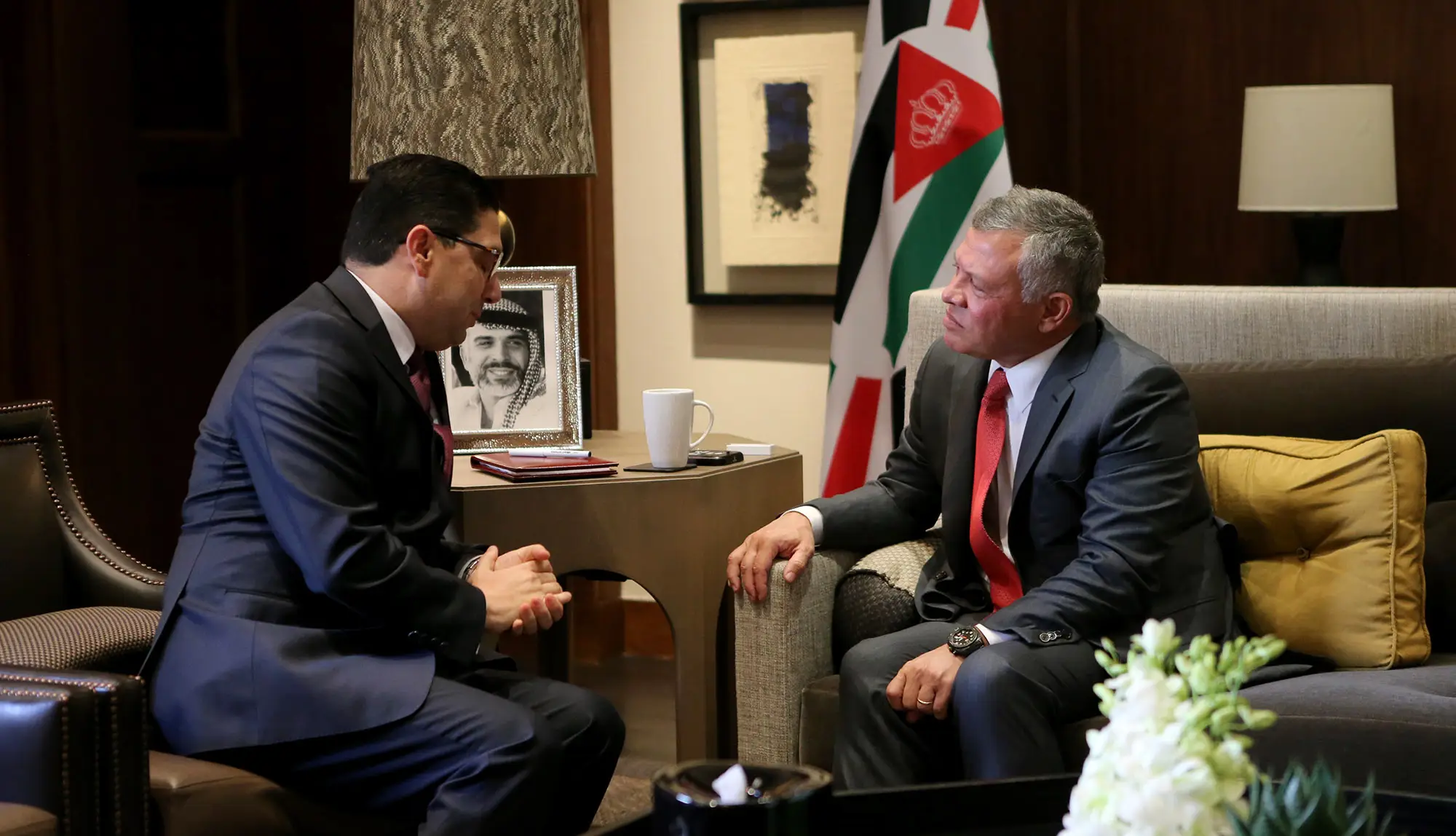 King receives Morocco FM