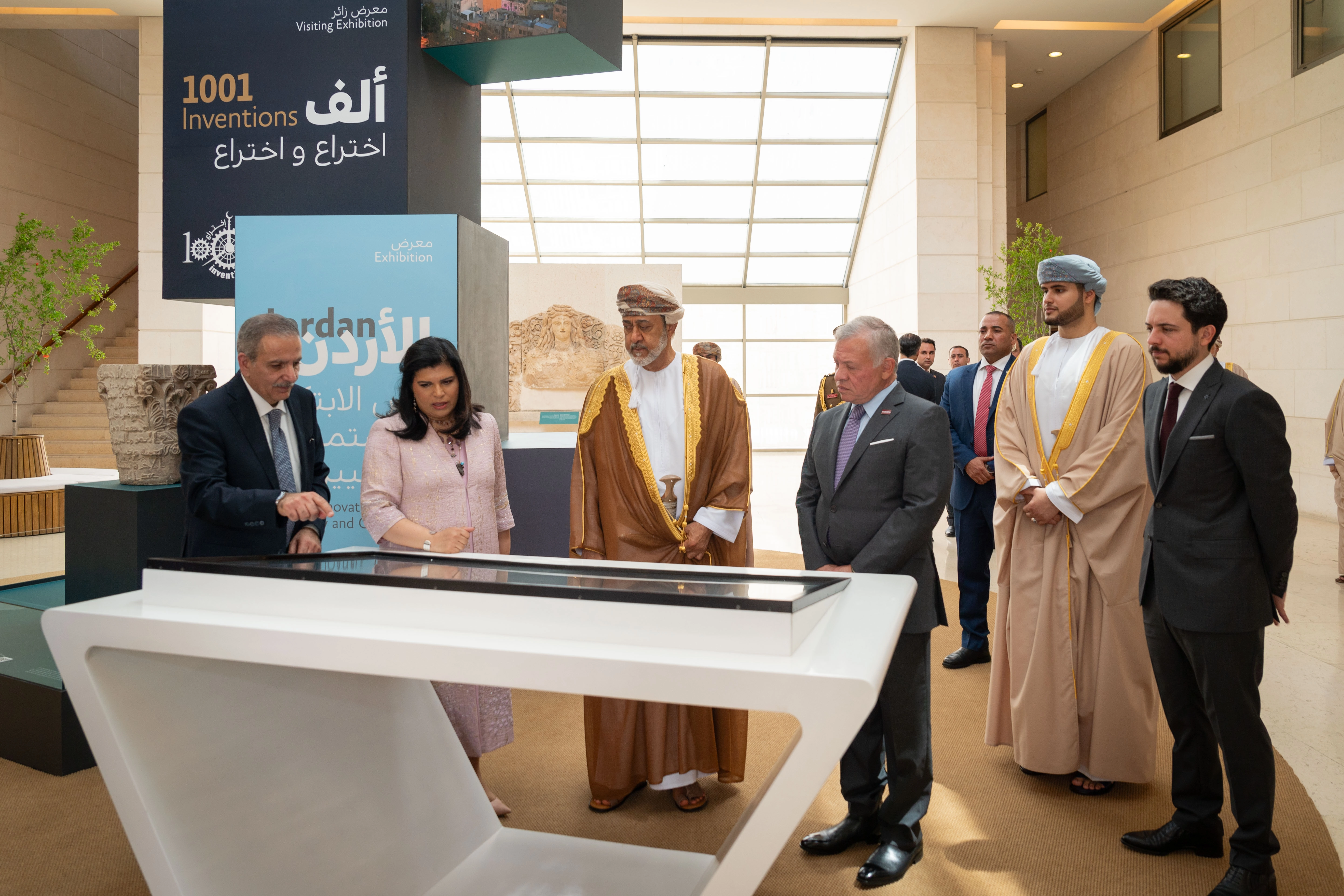 King, Oman sultan visit Jordan Museum