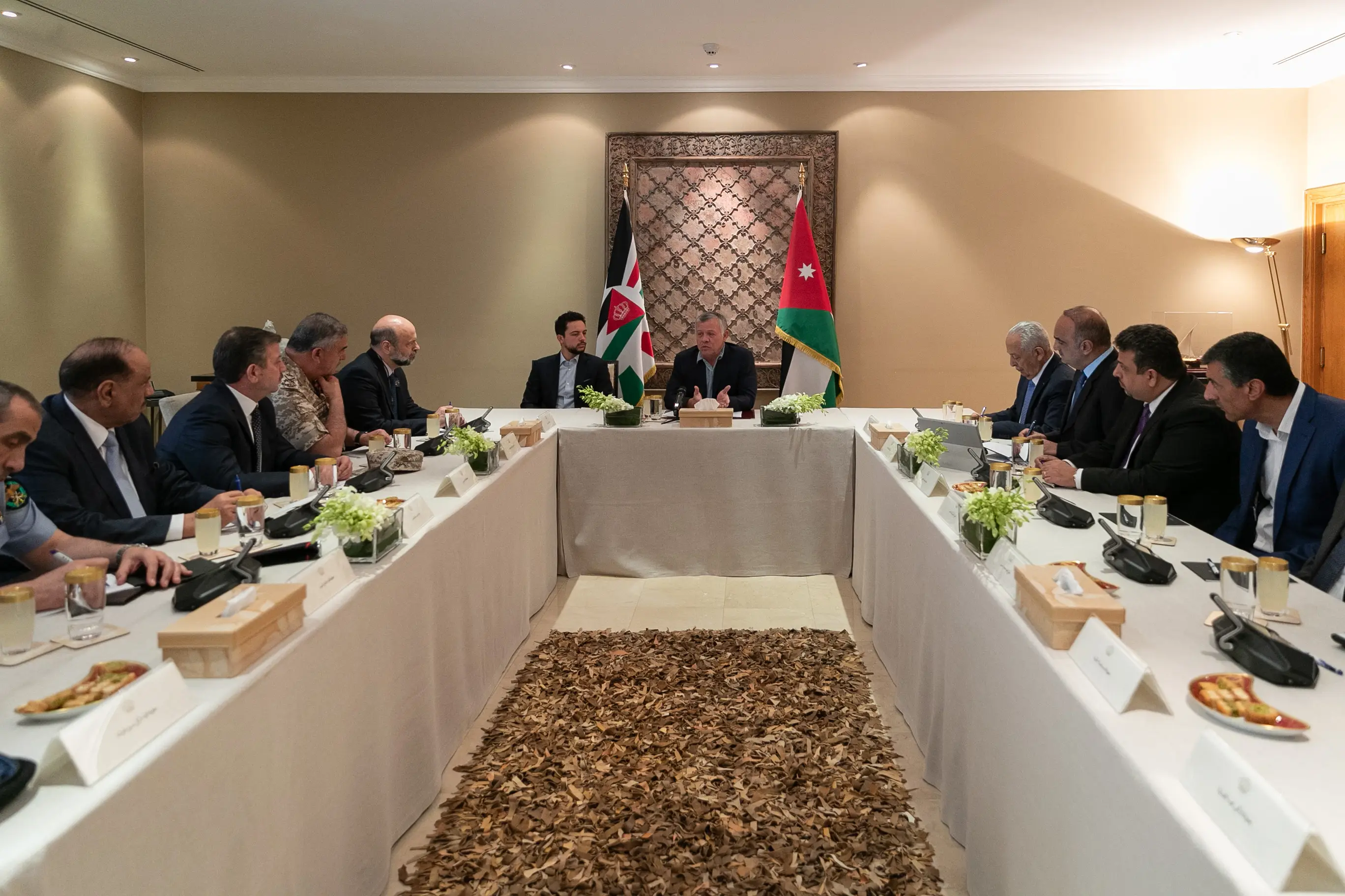 King chairs NPC meeting, affirms steadfast position on Palestinian cause, importance of upholding law