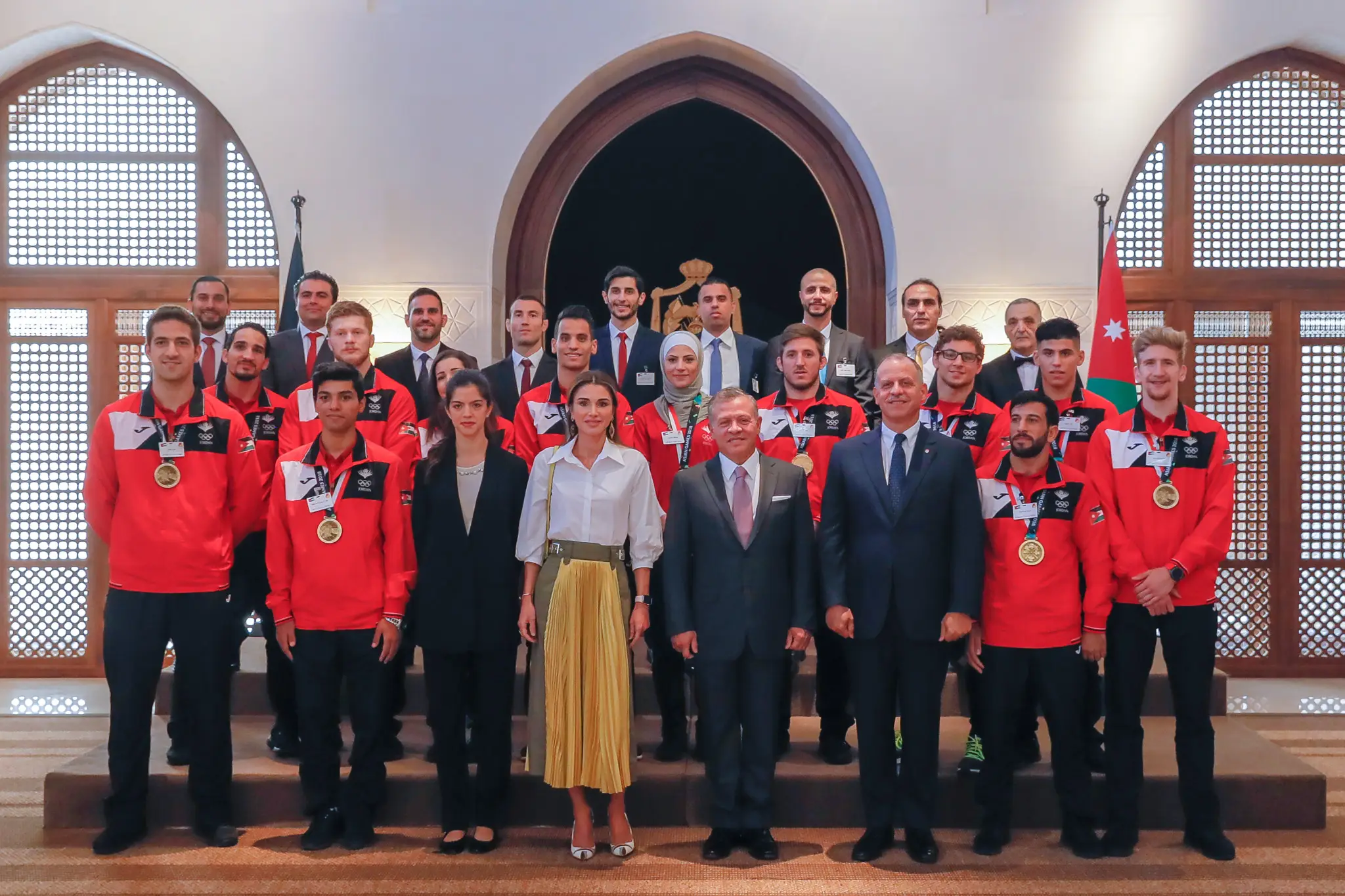 King receives national sports team that participated in Asian Games