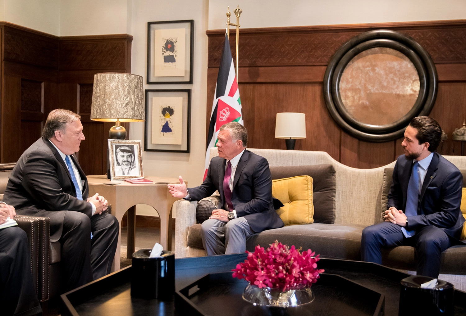 King receives US secretary of state