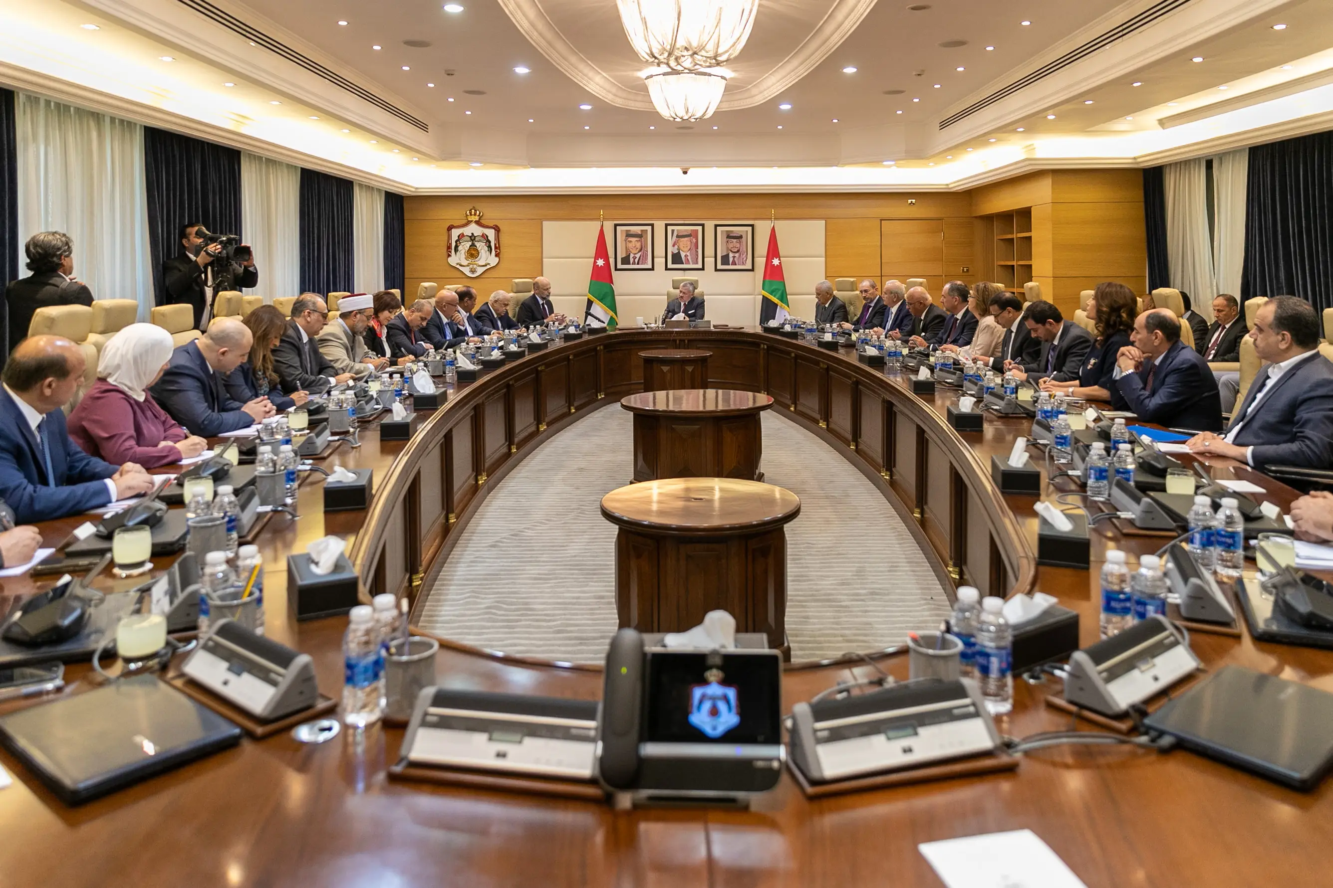 King chairs part of Cabinet meeting, checks on progress of projects to serve citizens