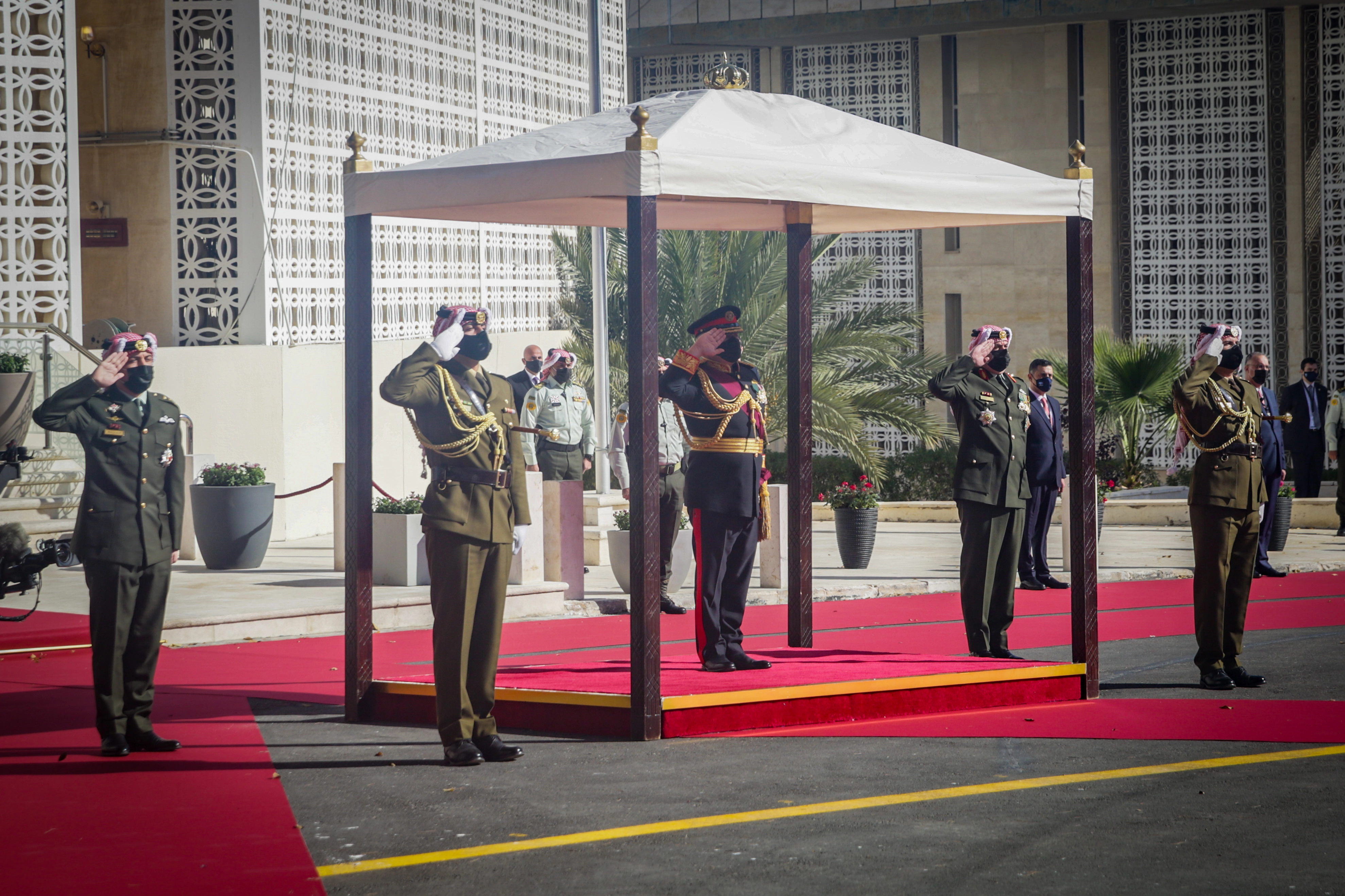 King inaugurates 19th Parliament’s non-ordinary session, delivers Speech from the Throne