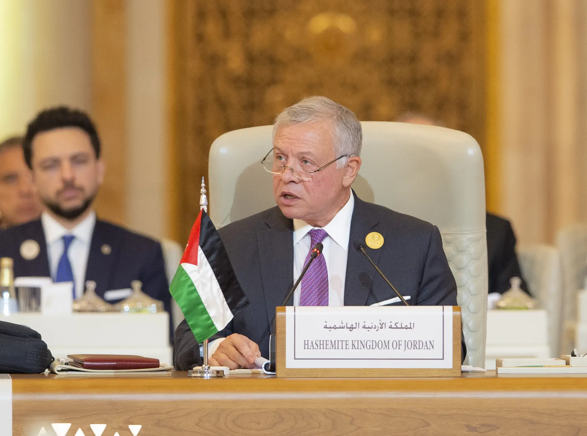 King at Arab Islamic summit on Gaza warns region will spiral into major conflict if war does not stop