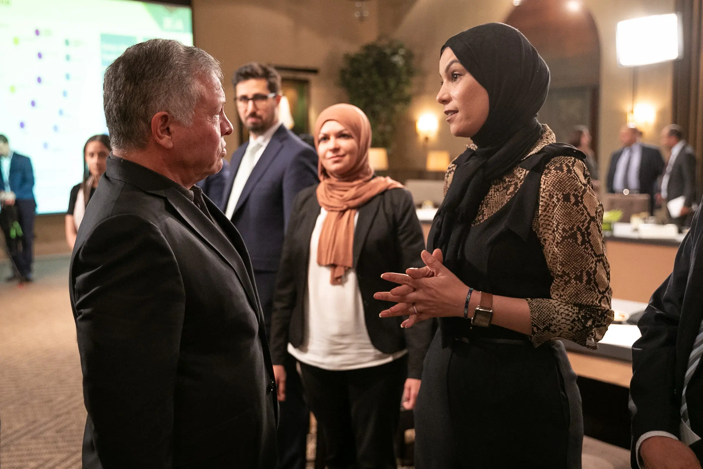 King meets with Jordanian entrepreneurs