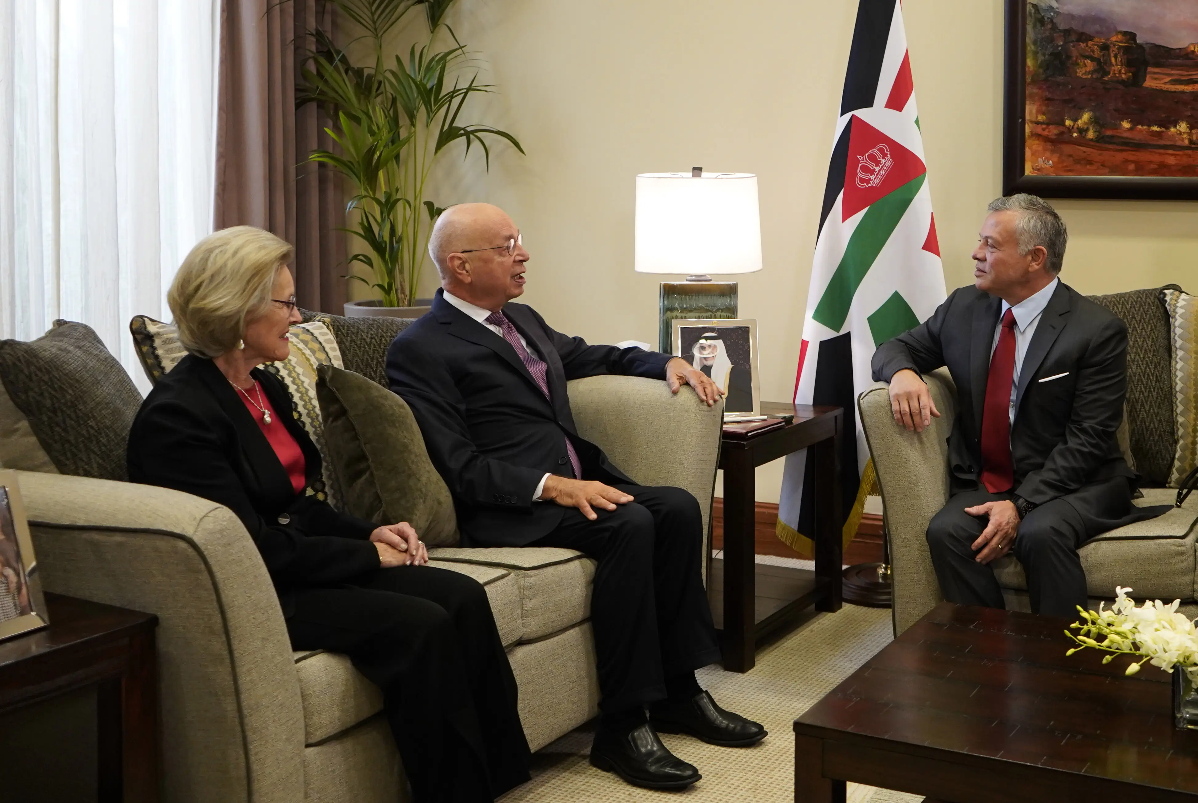 King meets World Economic Forum founder