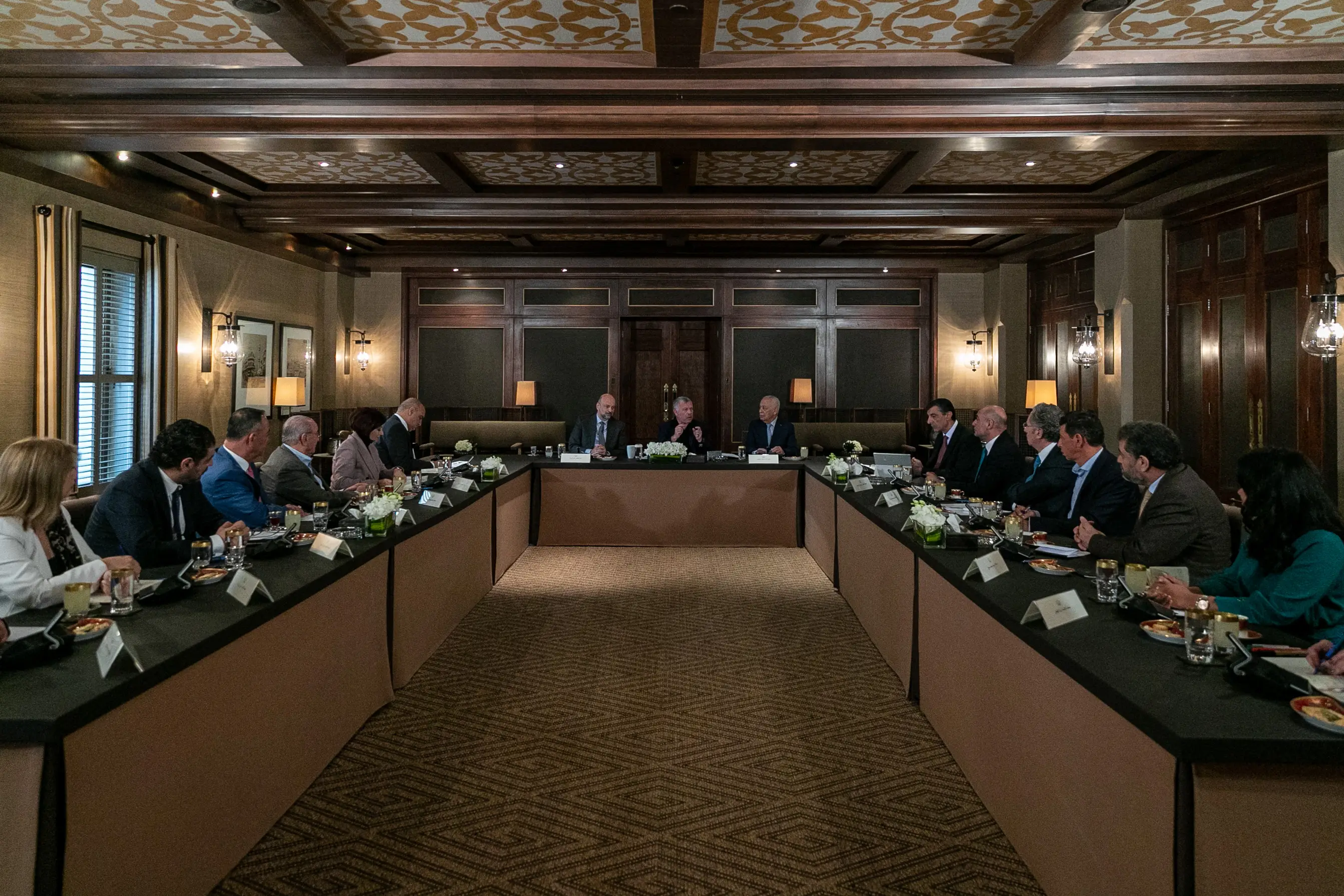 King attends part of meeting with tourism sector representatives