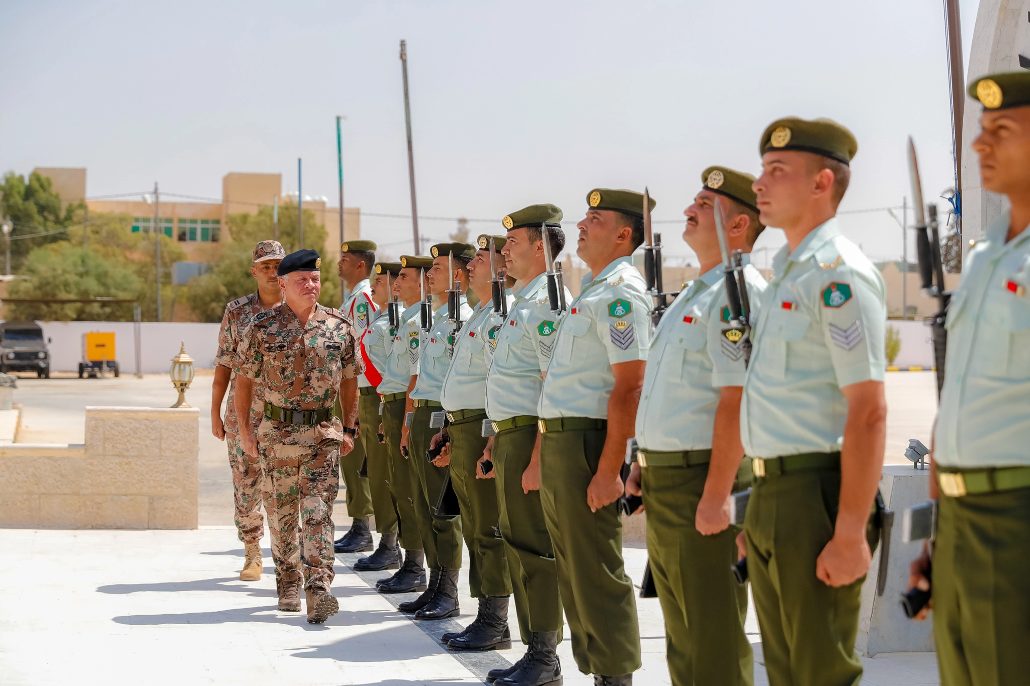 King visits non-commissioned officers school