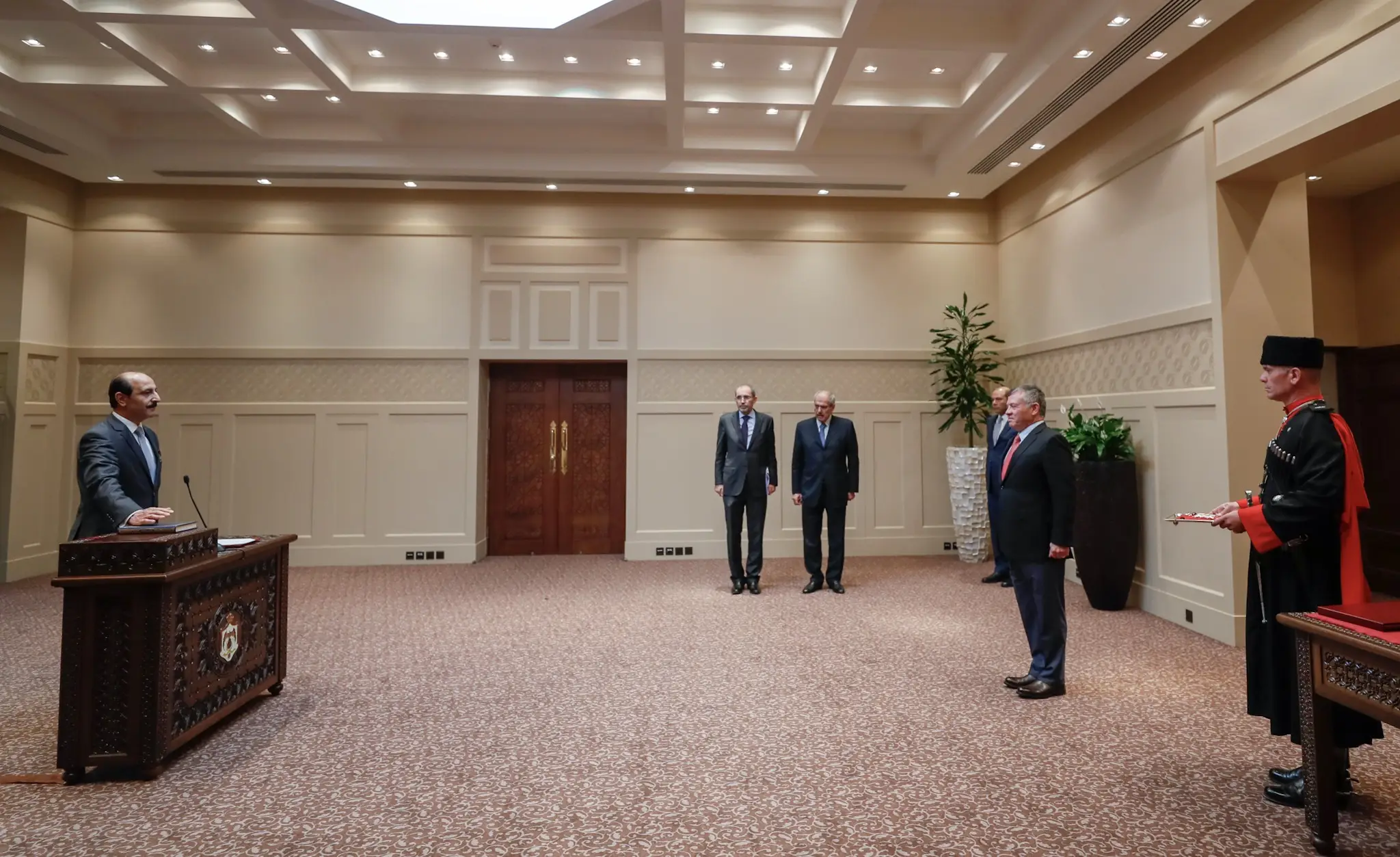 King swears in Jordan’s new ambassador to Turkey