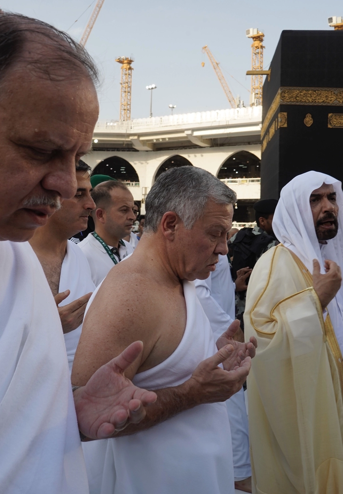 King performs Umra