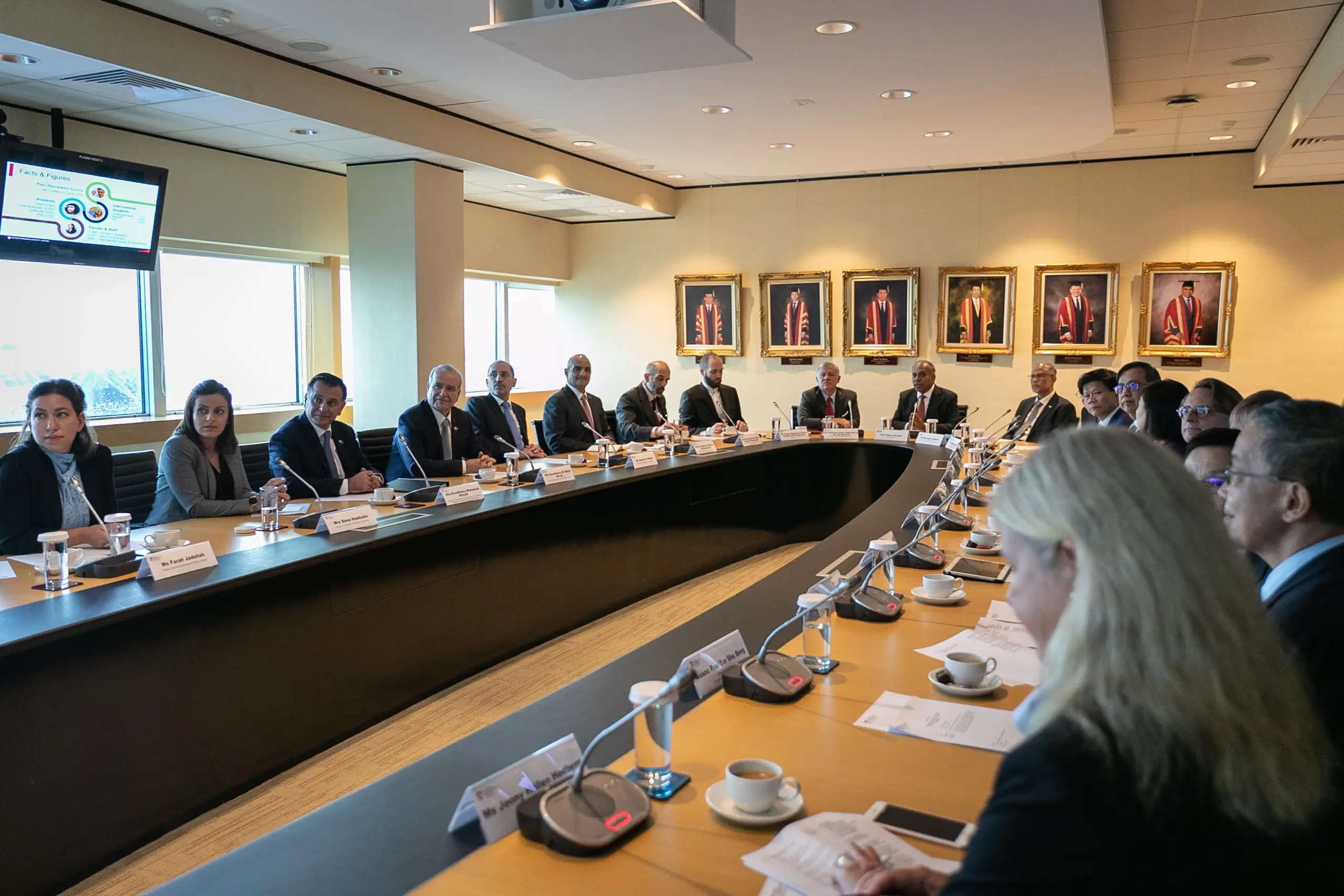 King visits Nanyang Technological University