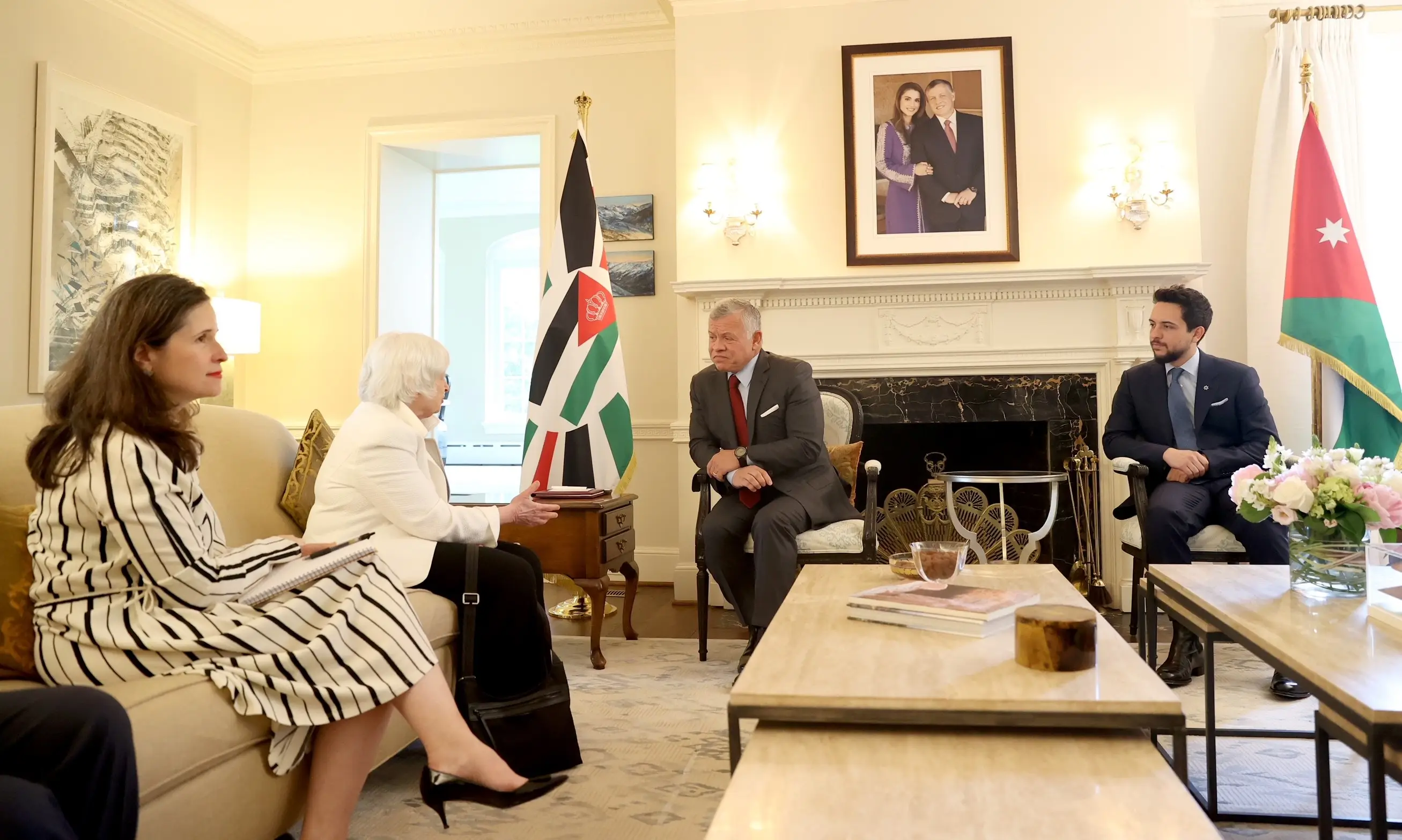 King meets US treasury secretary