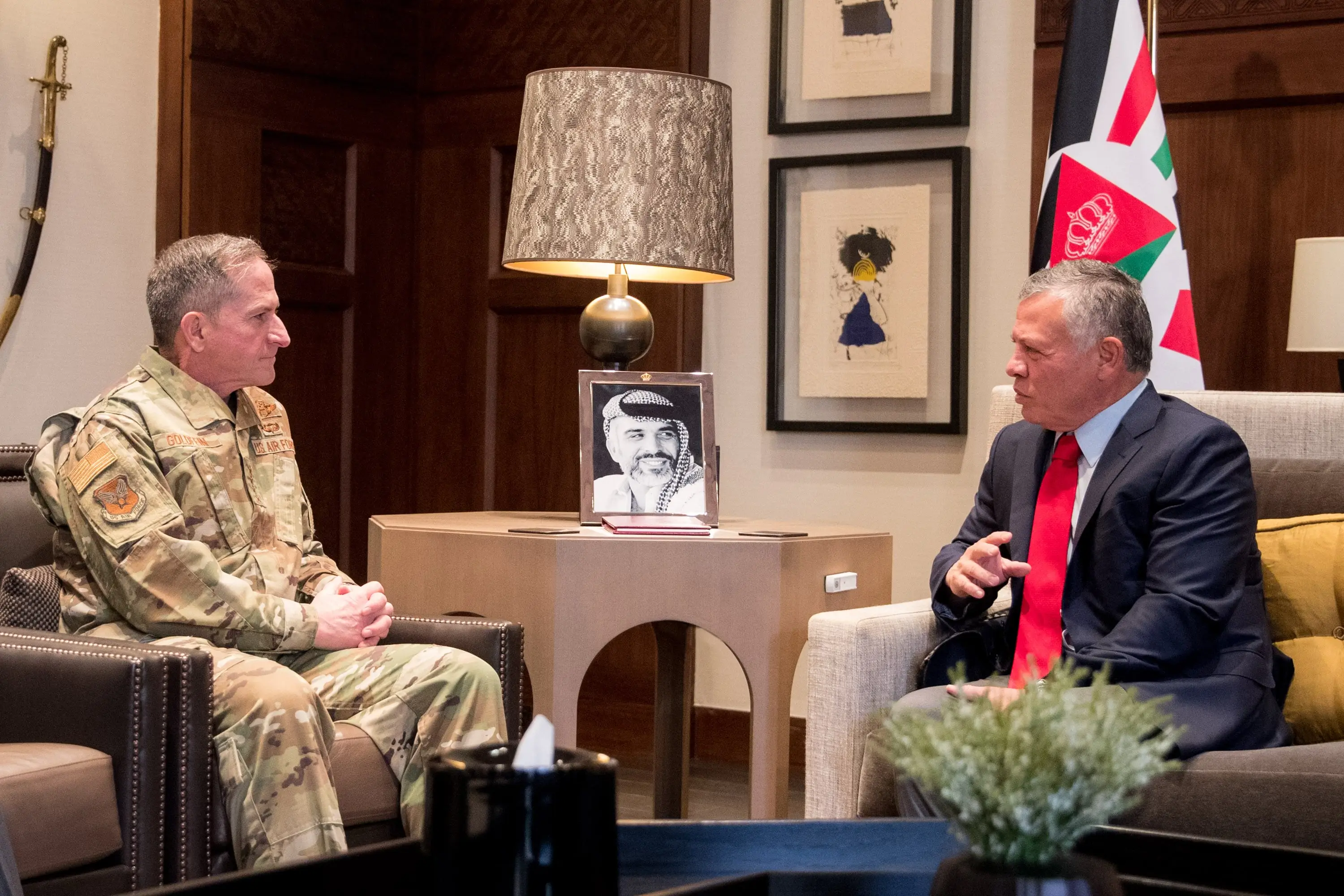 King receives chief of staff of US Air Force