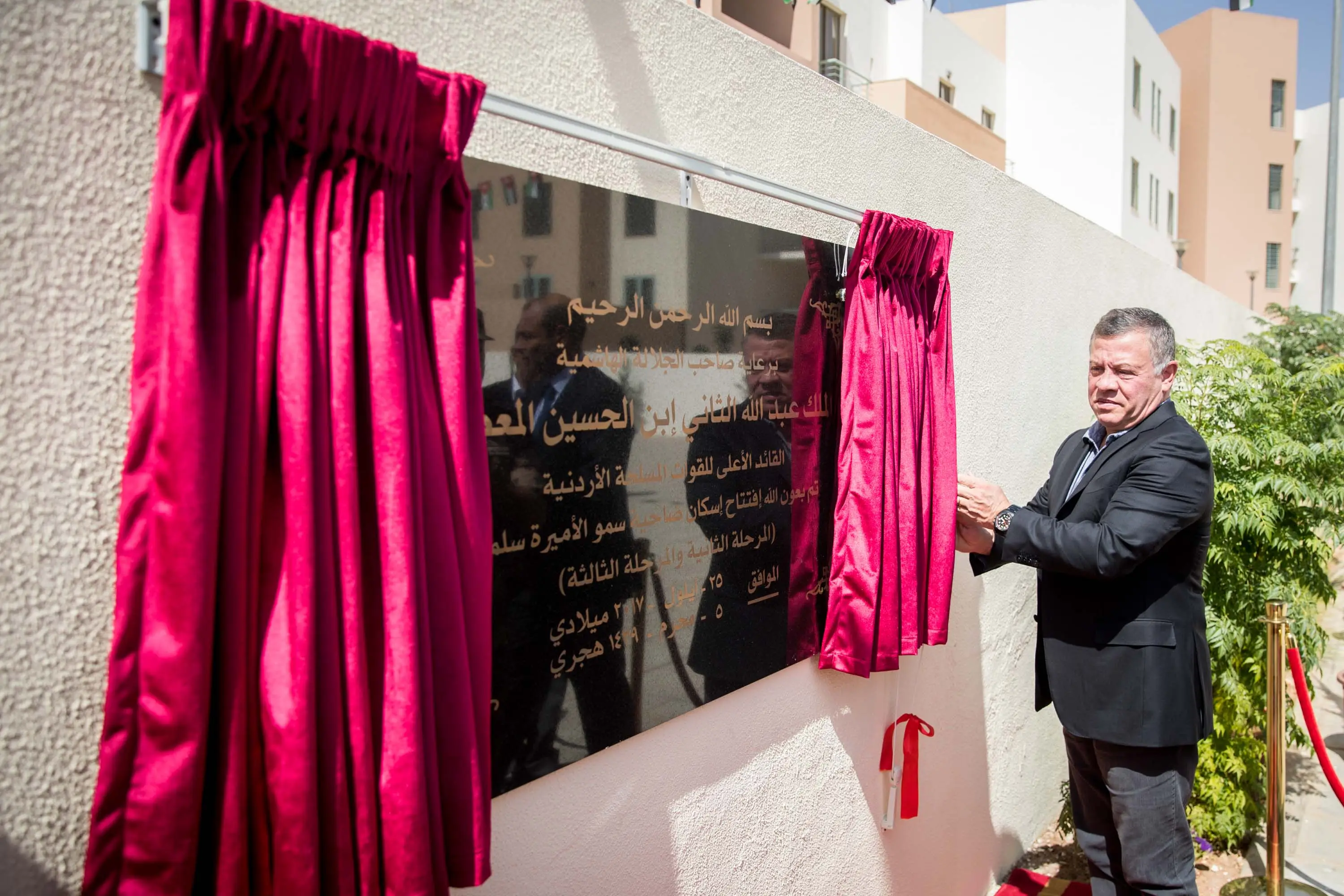 King inaugurates second, third phases of Princess Salma military housing project