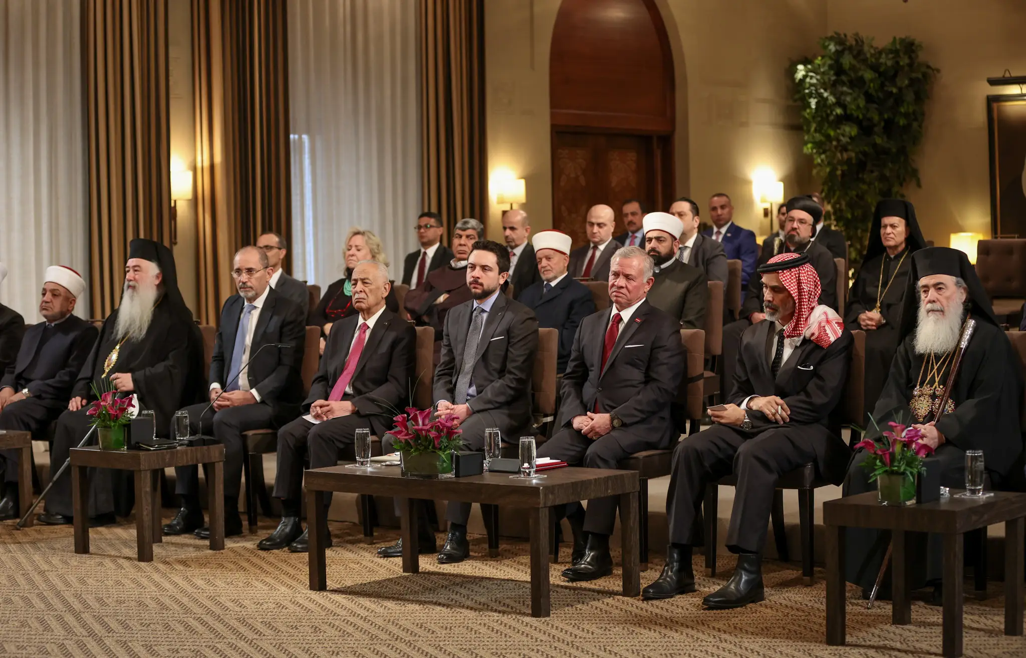 الملك يلتقي قيادات دينية مسيحية وإسلامية مقدسية وأردنية