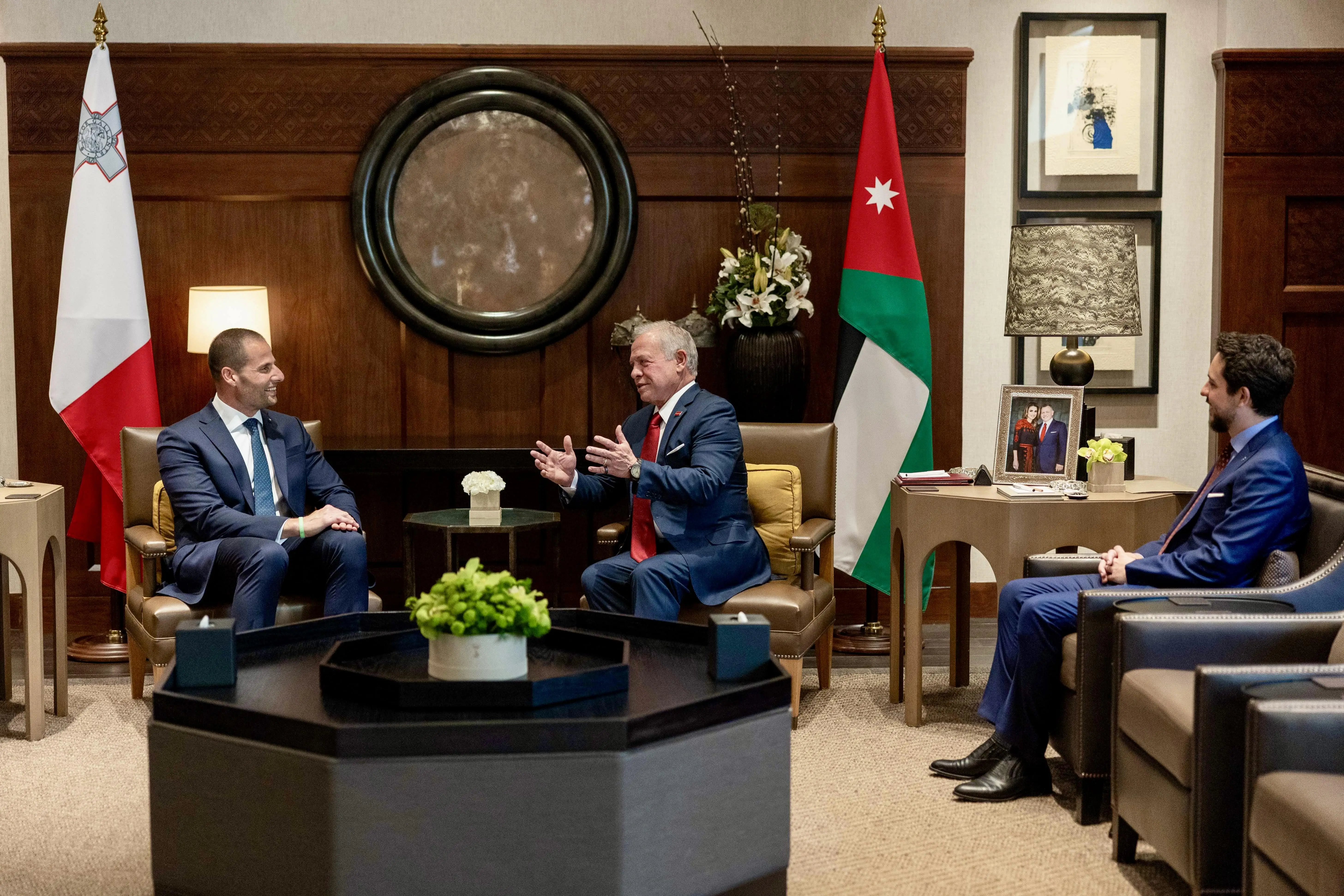 King, Malta PM discuss bilateral ties, regional developments