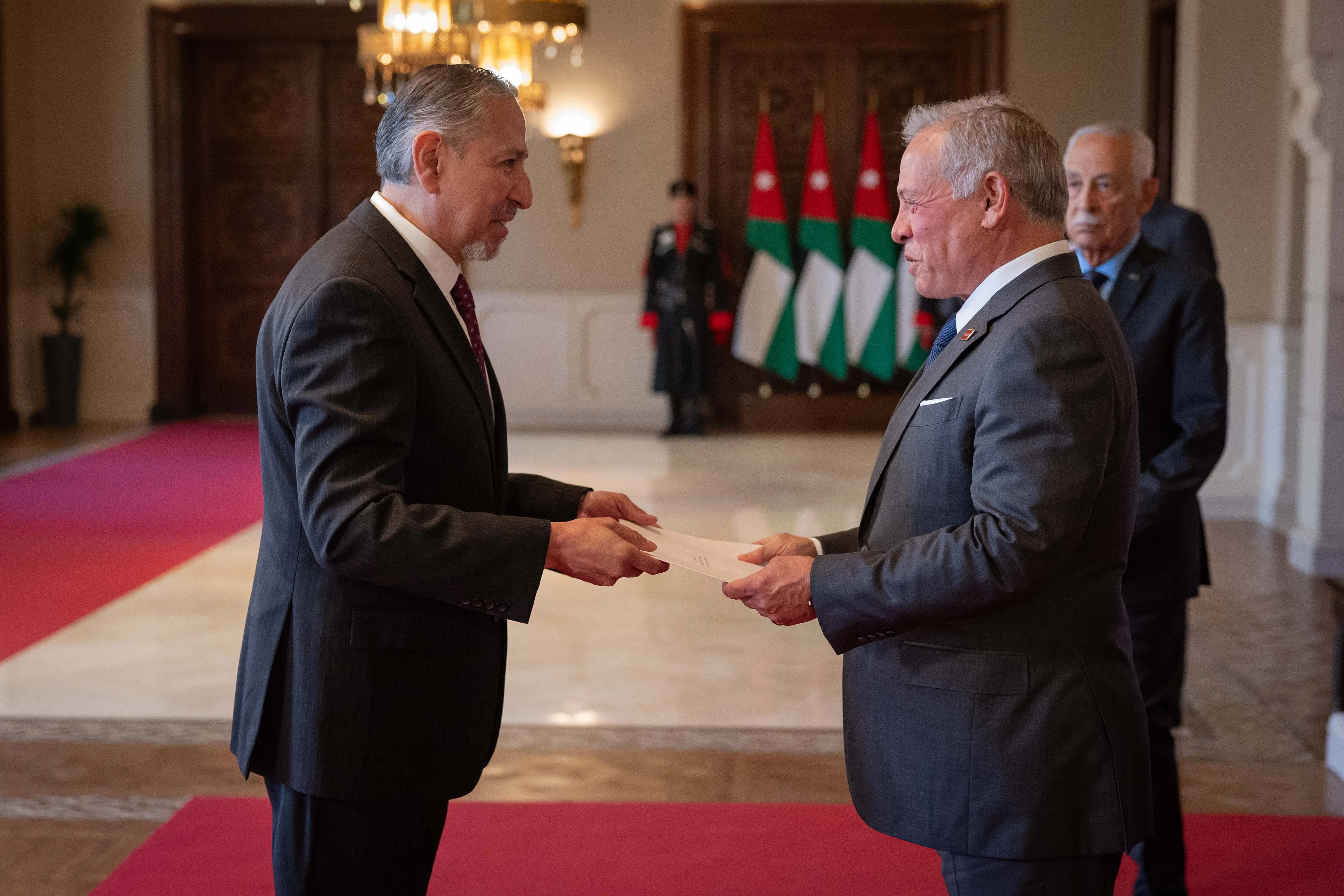 King accepts credentials of new ambassadors