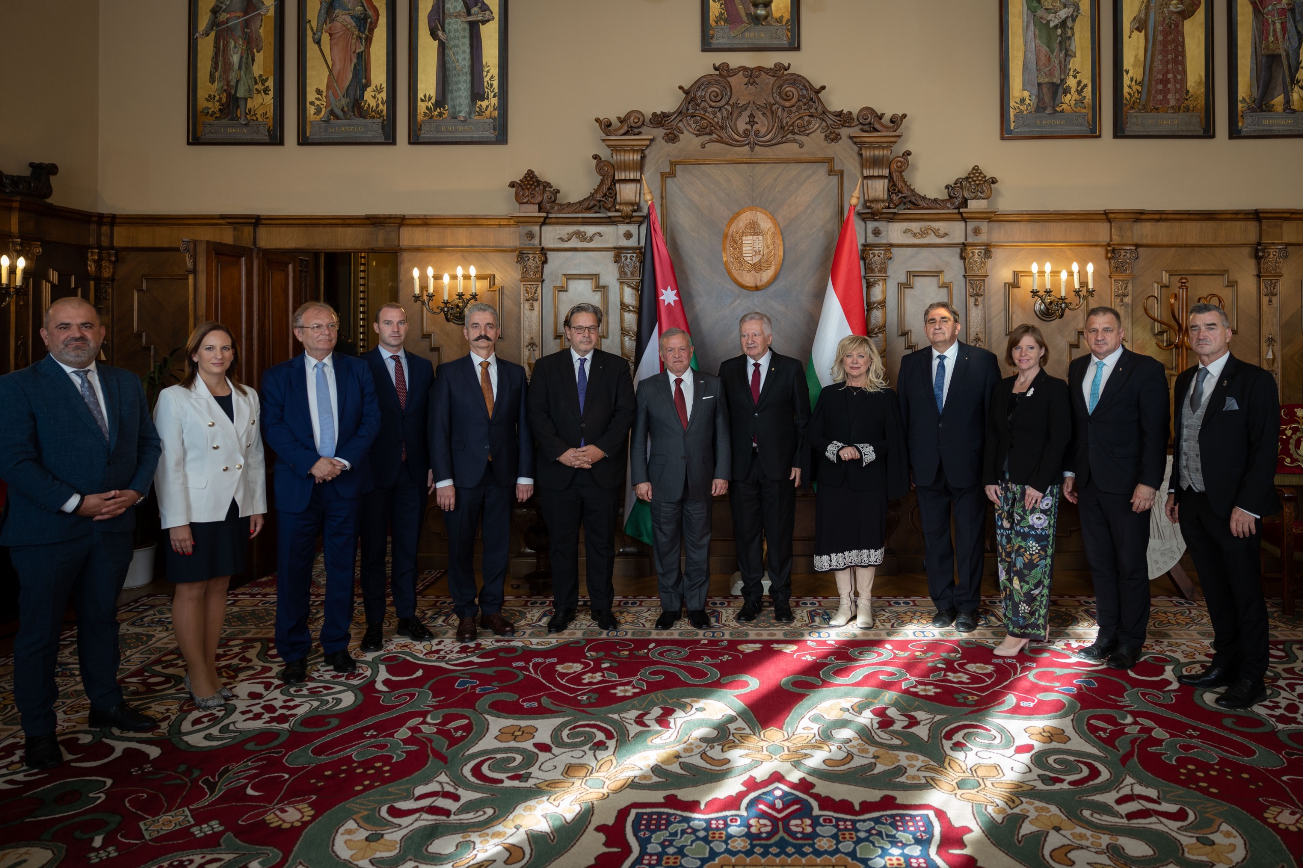 King meets with members of Hungarian Parliament in Budapest