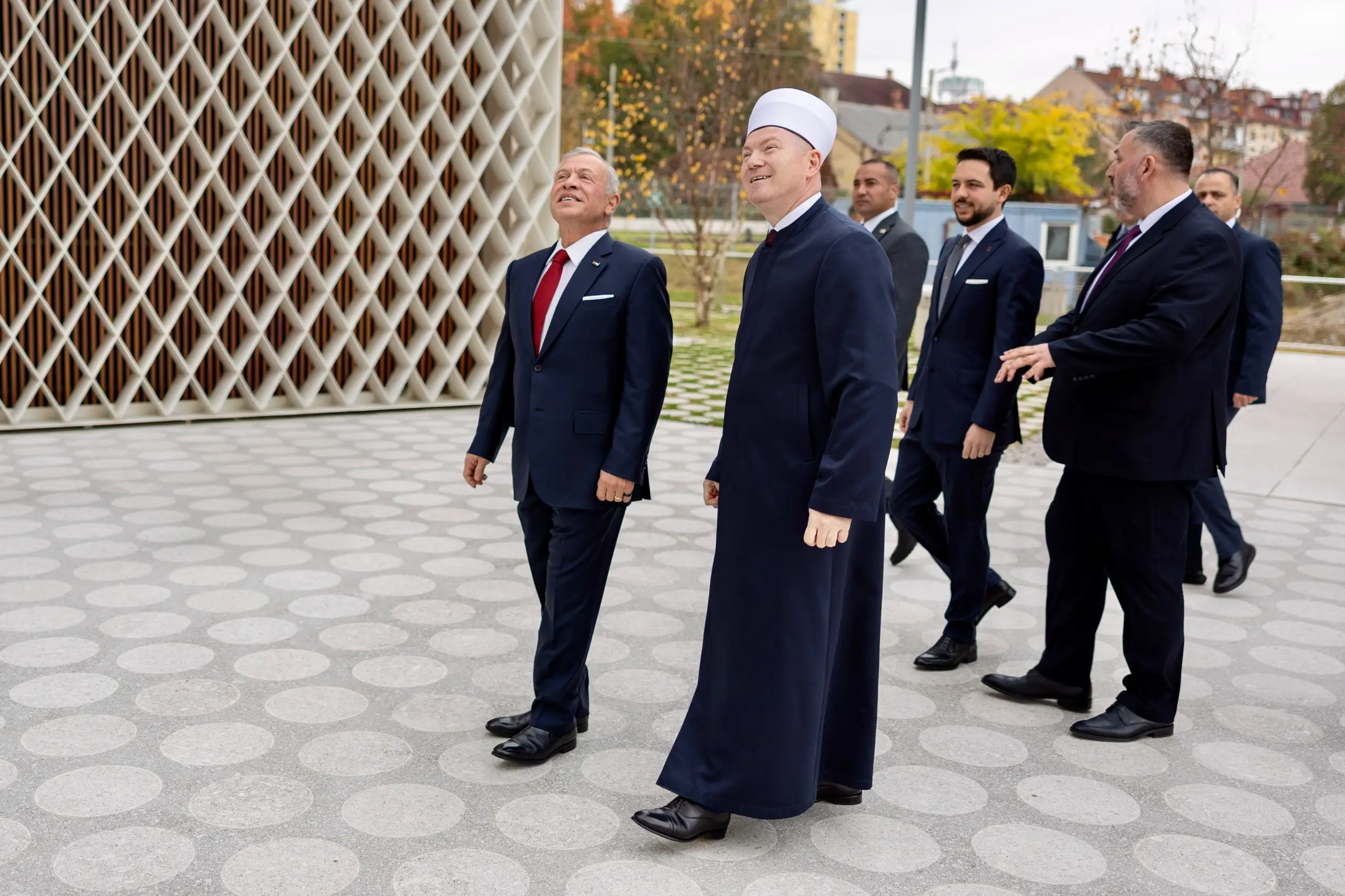 King, Crown Prince visit Muslim Cultural Centre in Ljubljana