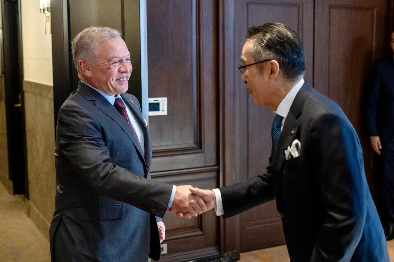 الملك يبحث في طوكيو فرص تعزيز التعاون الاقتصادي والاستثماري بين الأردن واليابان