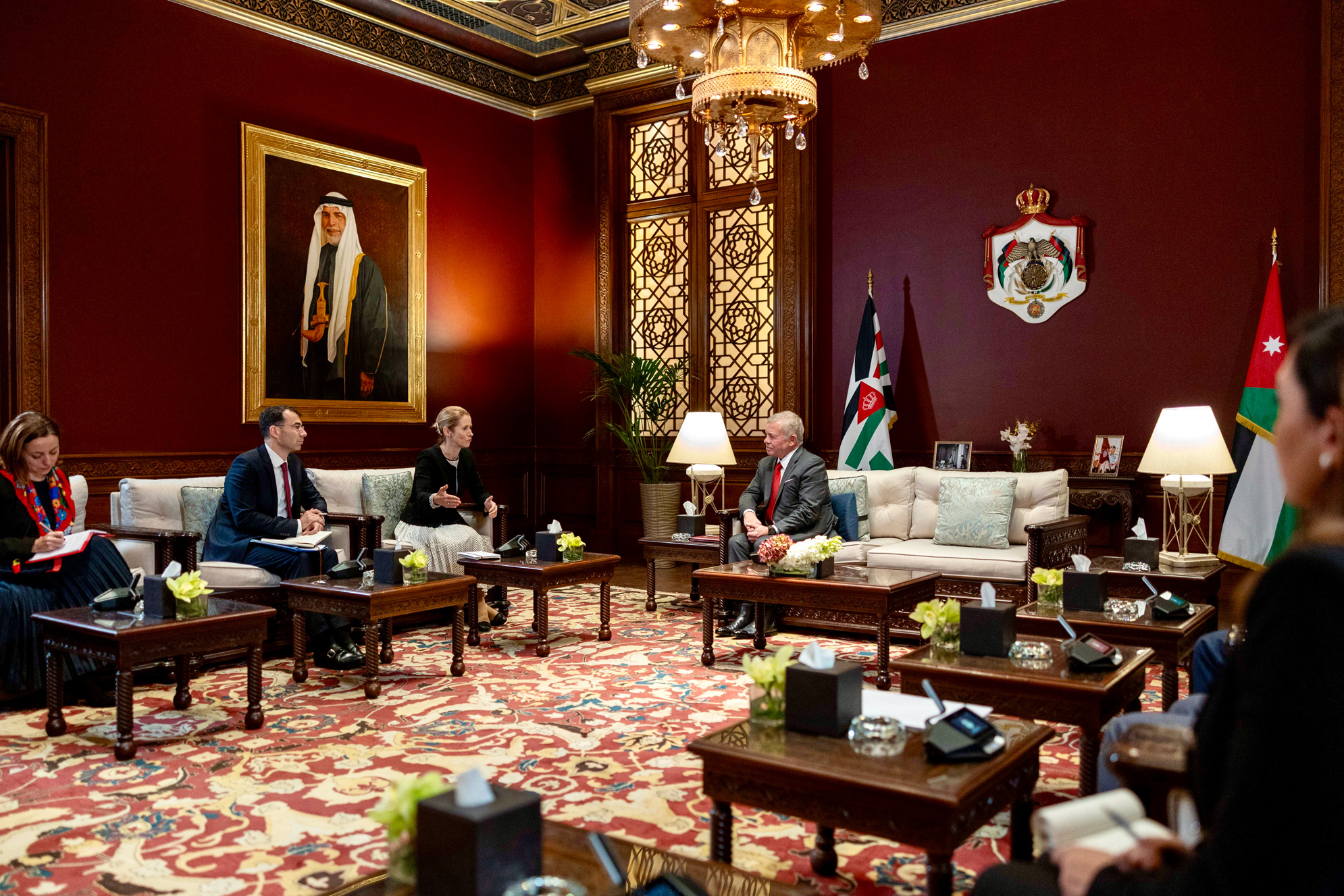 King meets with EU high representative