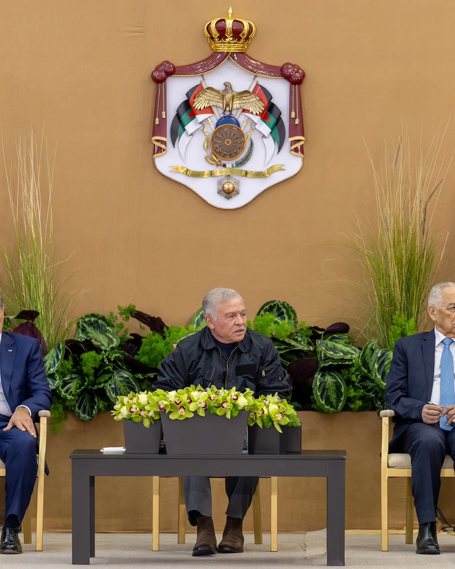 الملك يزور إربد ويفتتح مشاريع تنموية وخدمية ويلتقي وجهاء وممثلين عن أهالي المحافظة